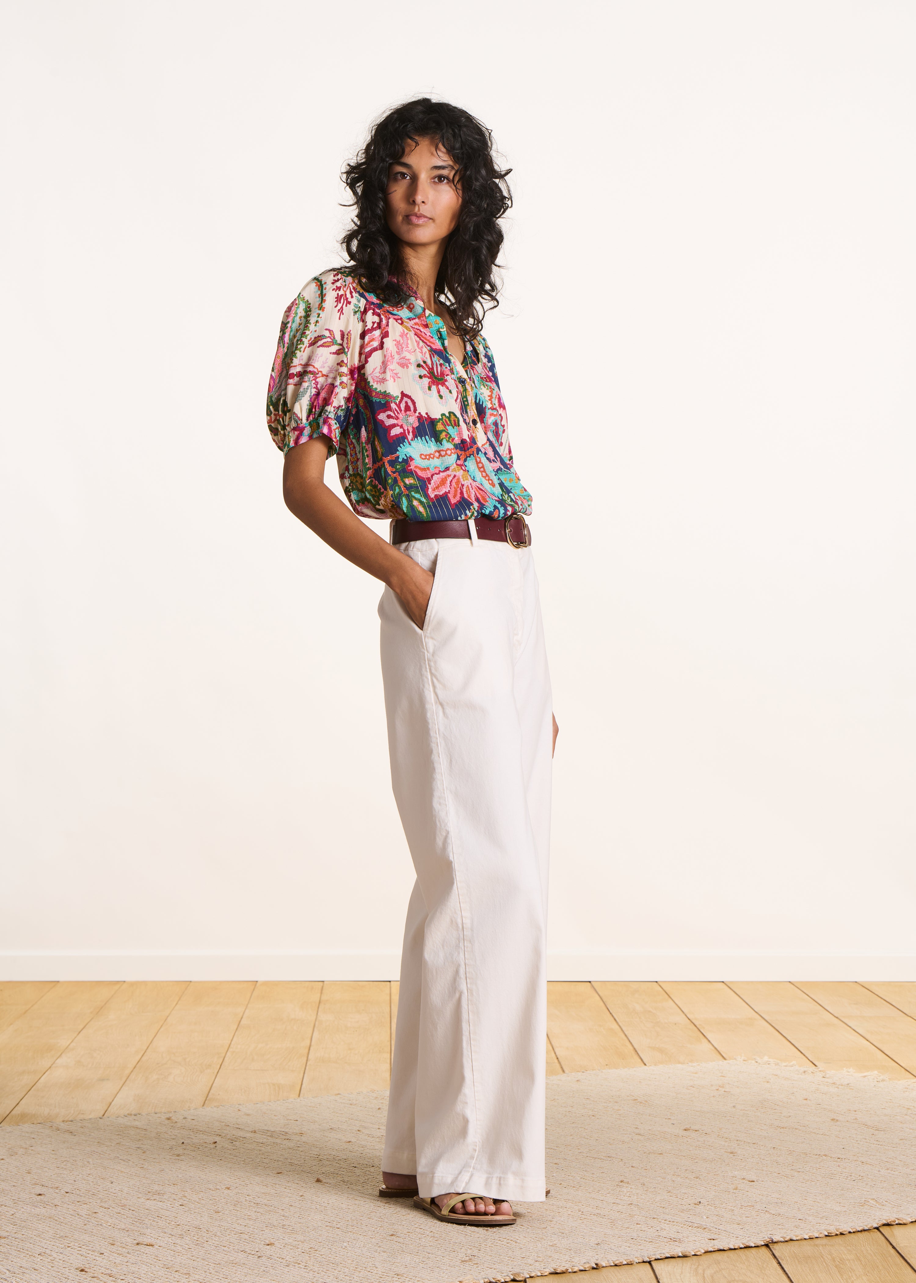 Pantalon droit et large fluide écru en lyocell