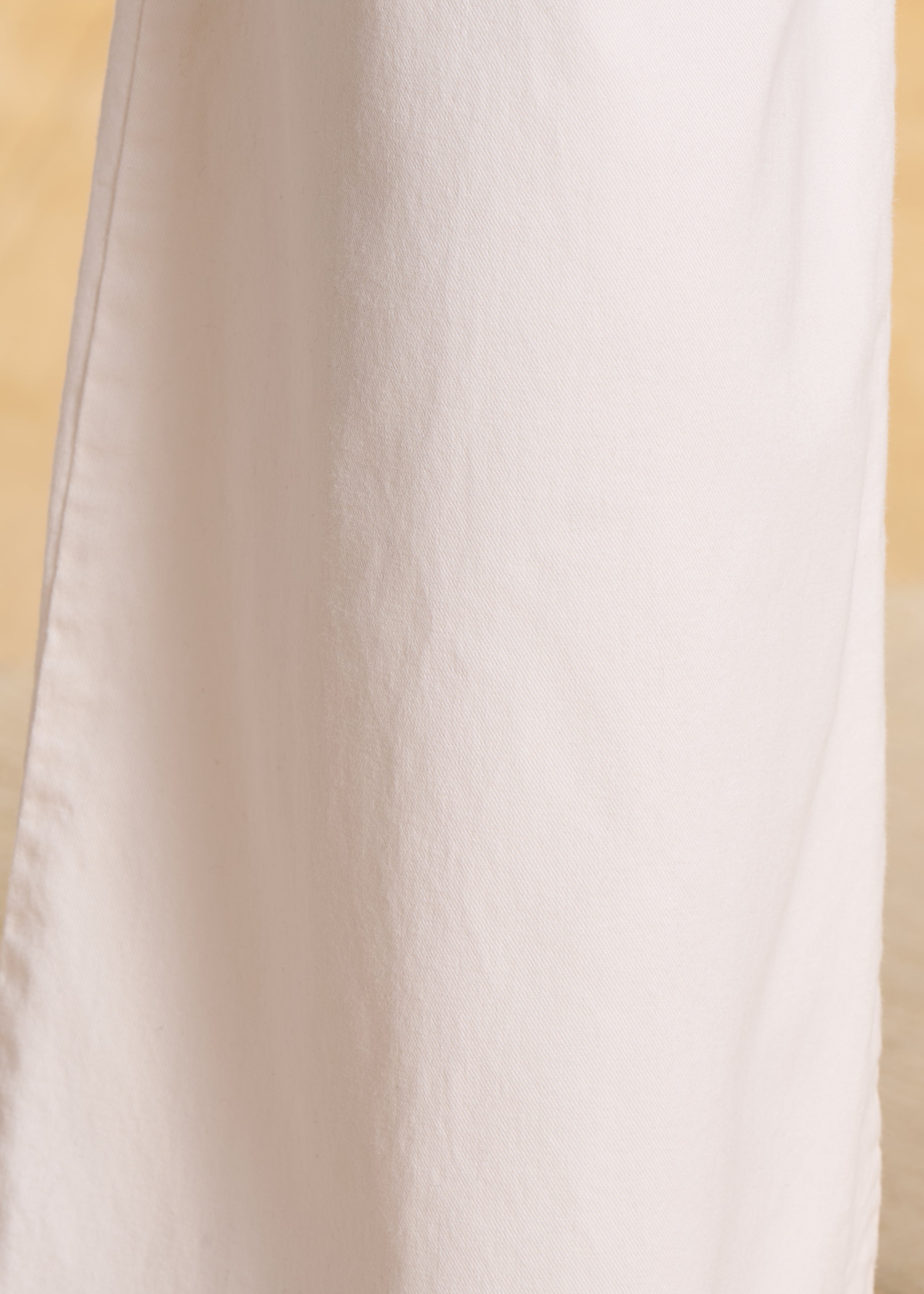 Pantalon droit et large fluide écru en lyocell