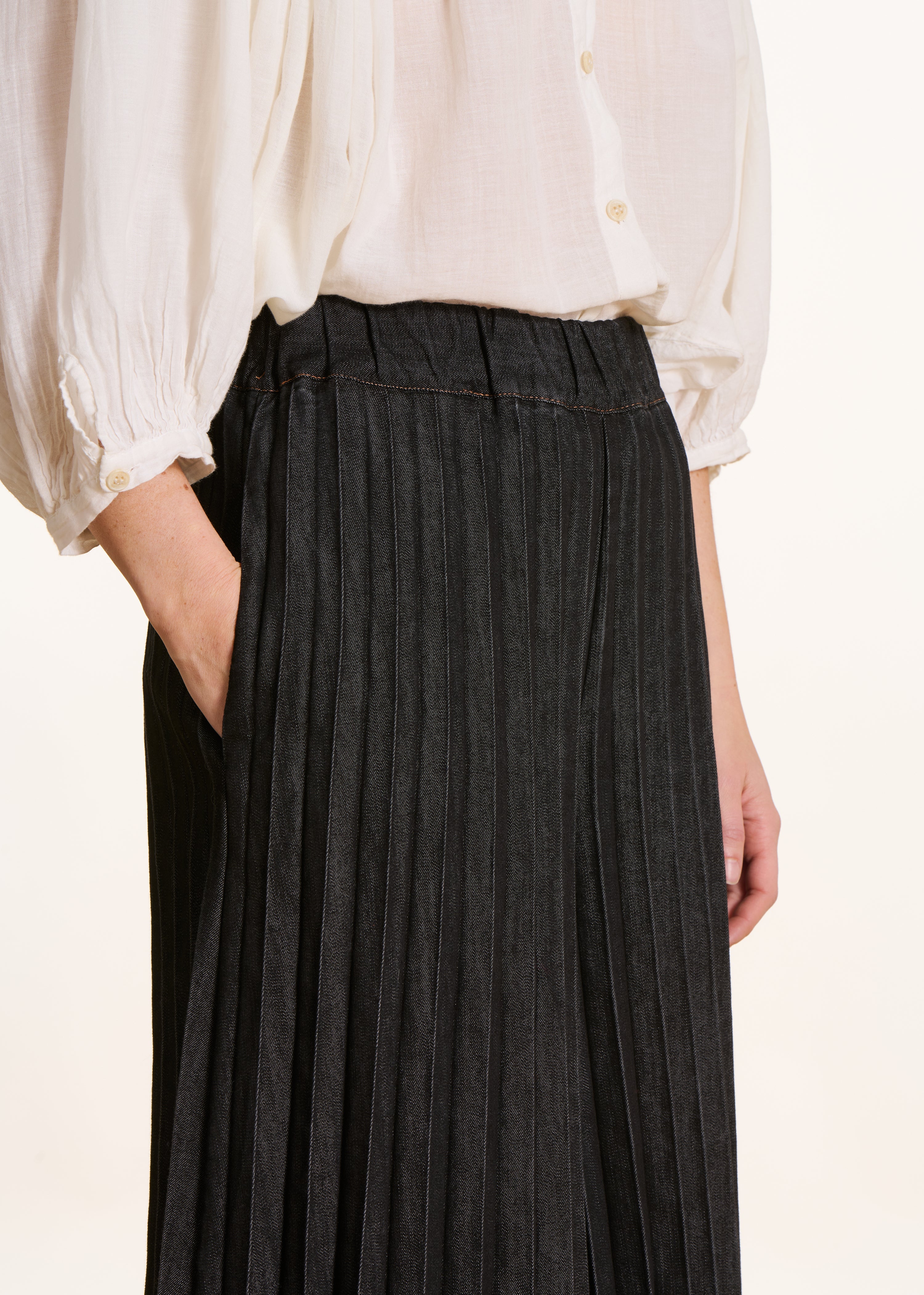Schwarze Jeans-Culotte mit elastischem Bund