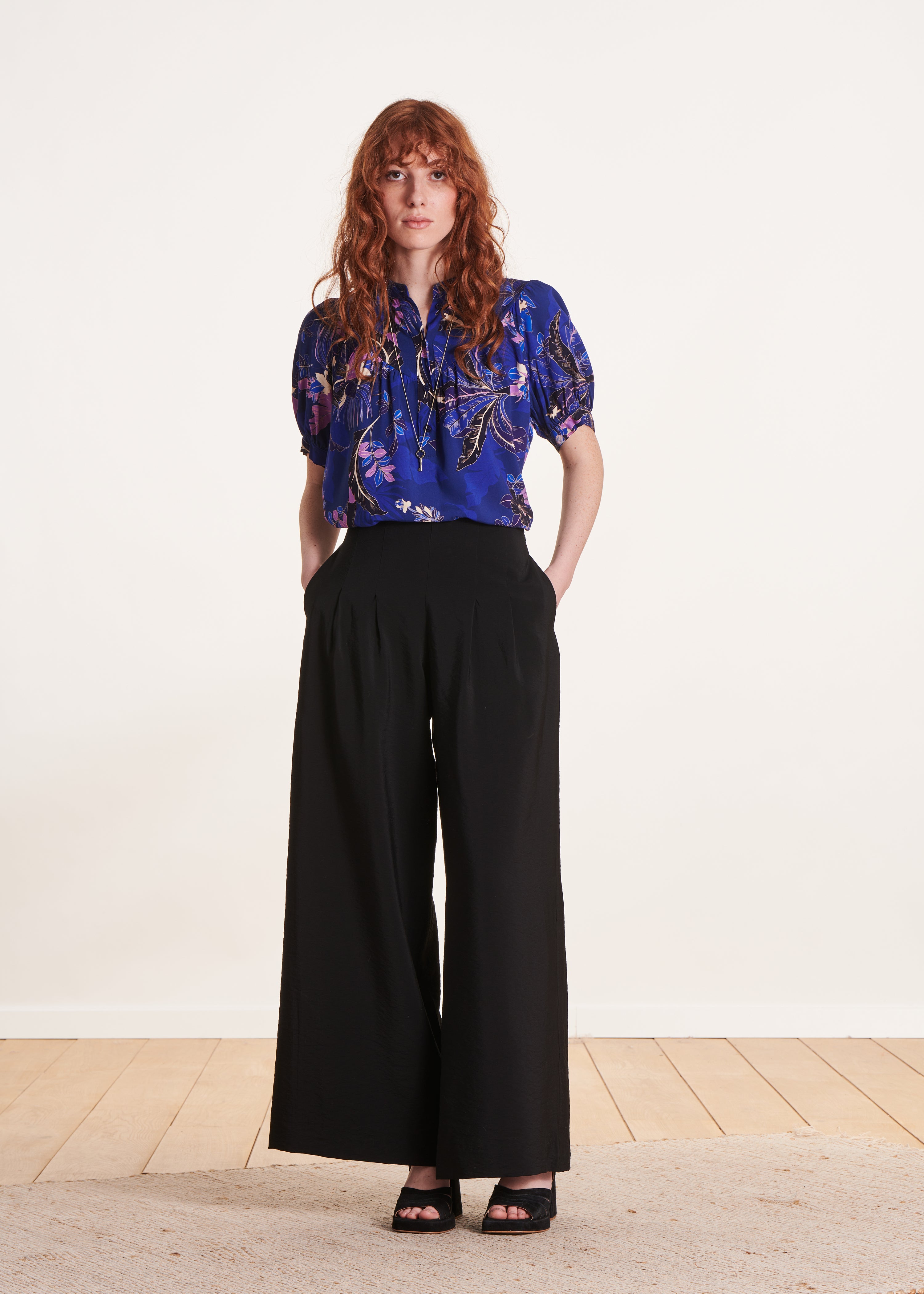 Pantalon large noir à taille haute