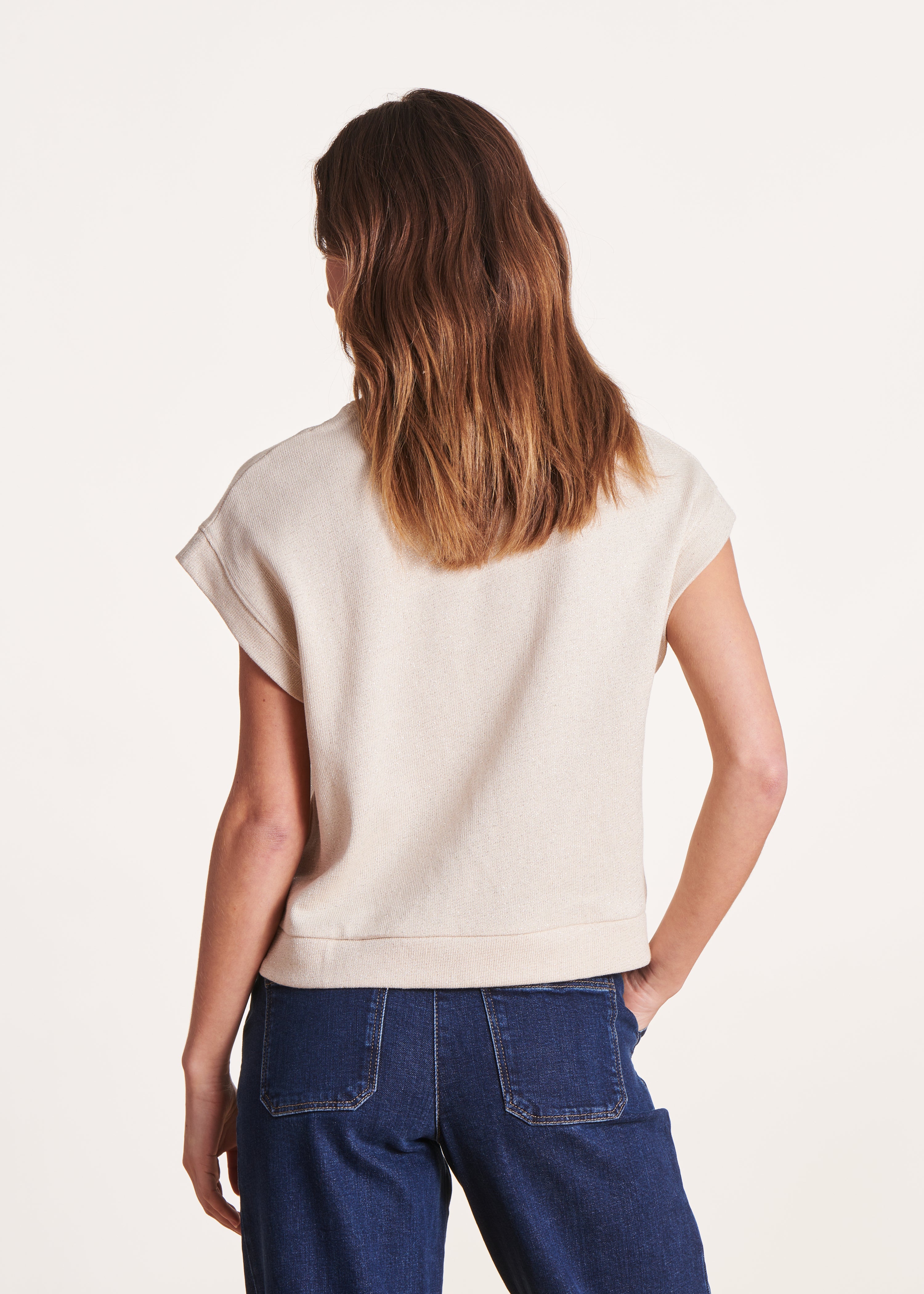 Unifarbener rohweißer Pullover mit kurzen Ärmeln und Rundhalsausschnitt