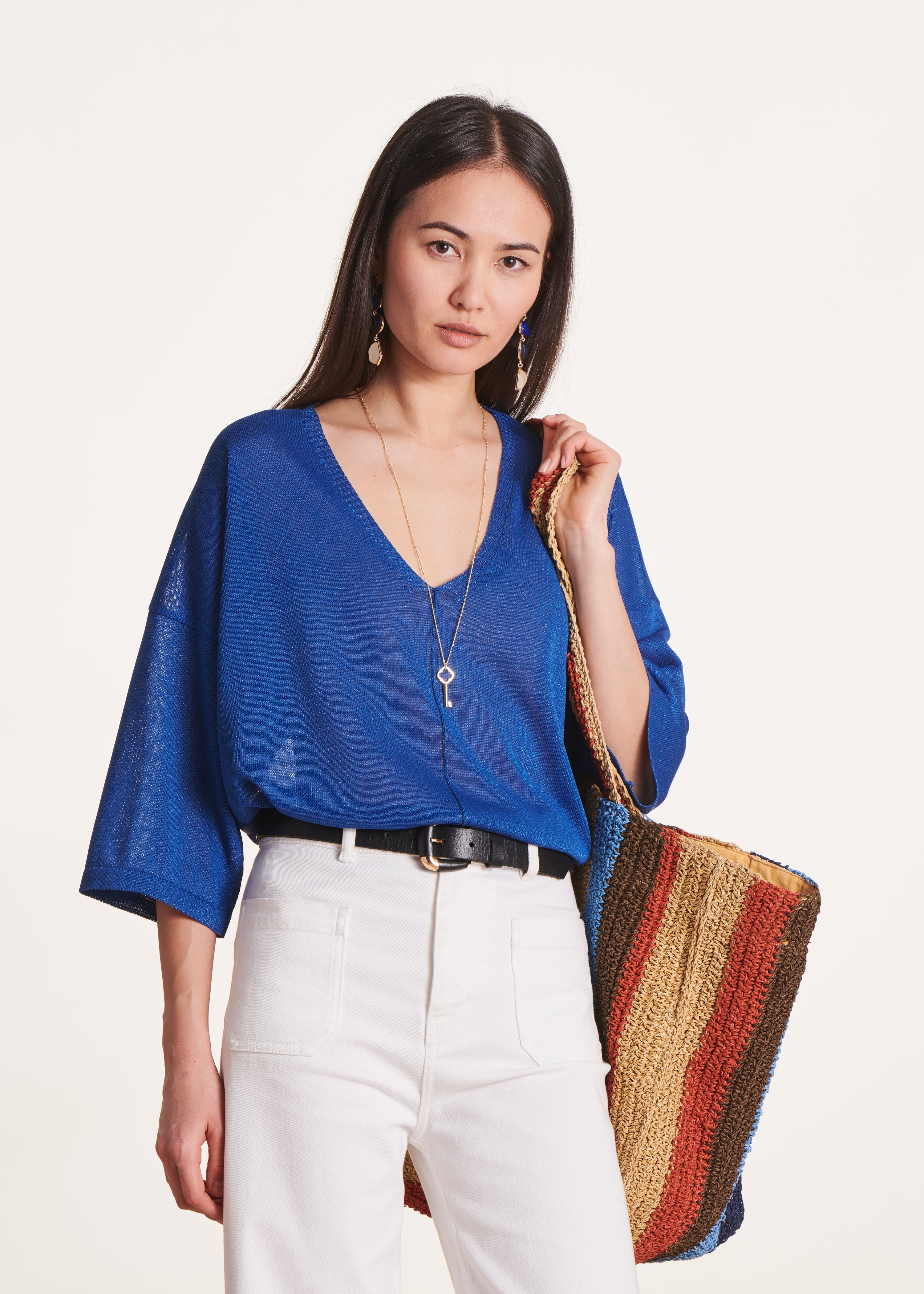 Camisola com decote em V profundo azul royal oversized