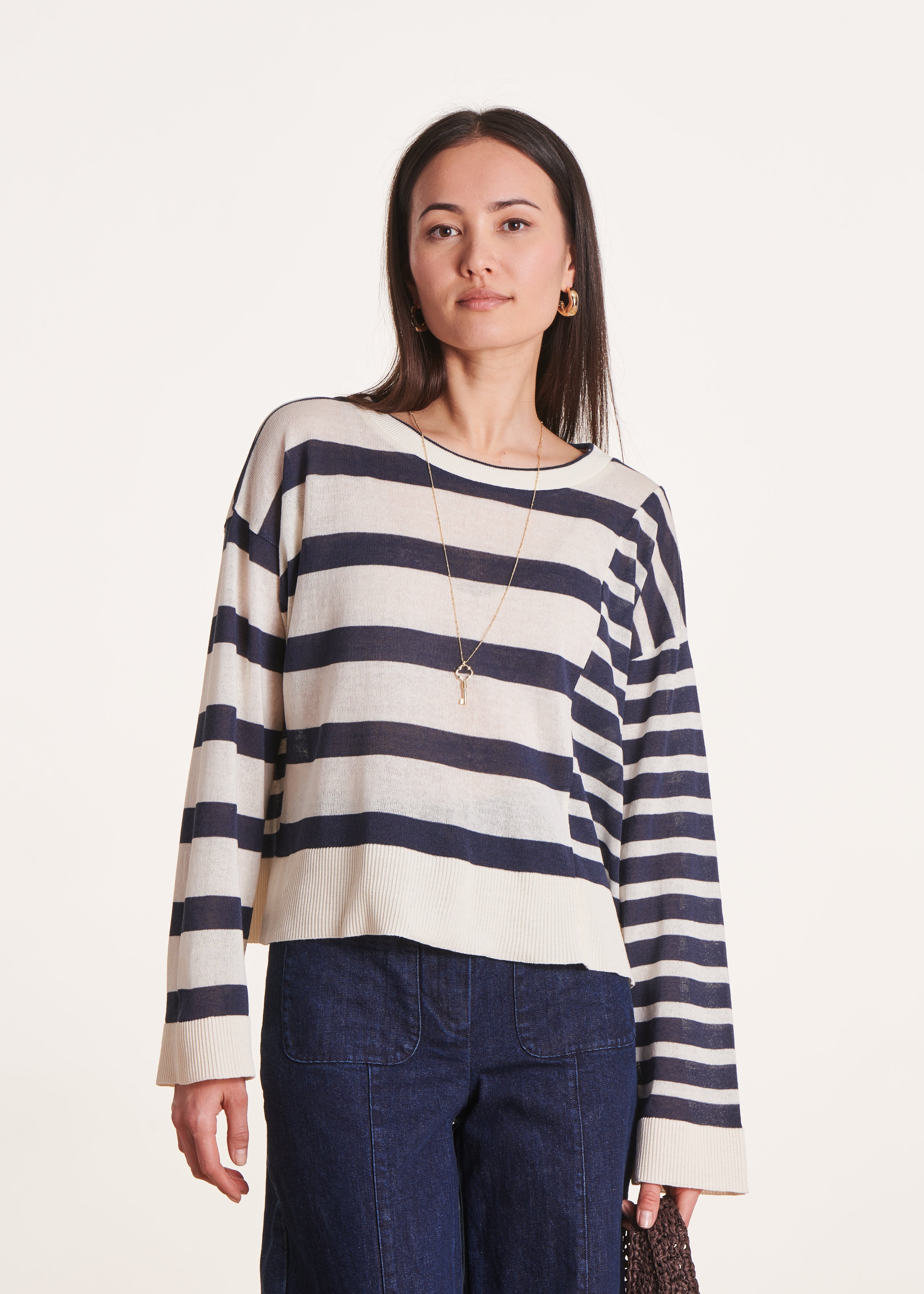 Loose navy blue striped sweater in fine knit