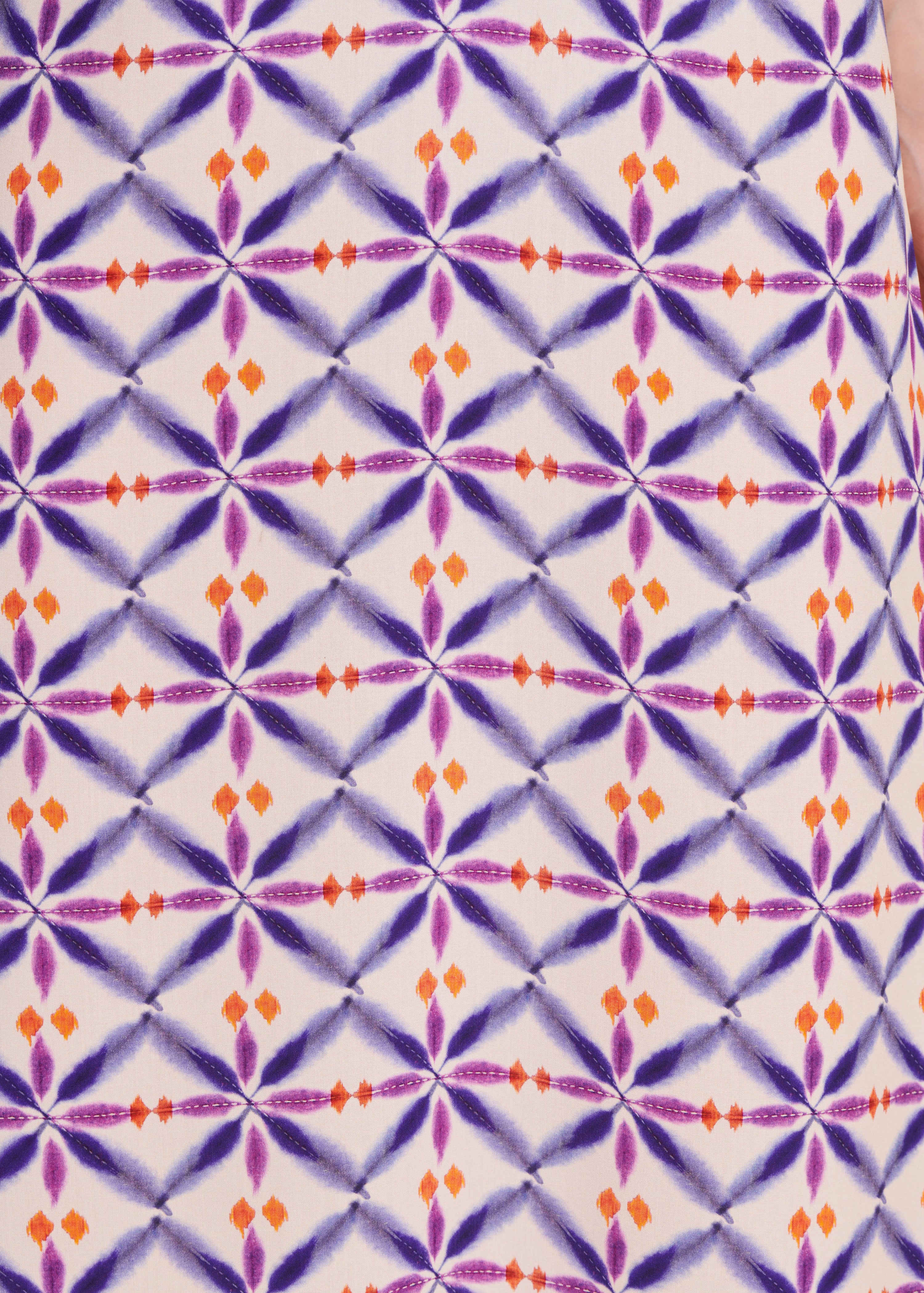 Robe mi-longue à imprimé violet manches courtes