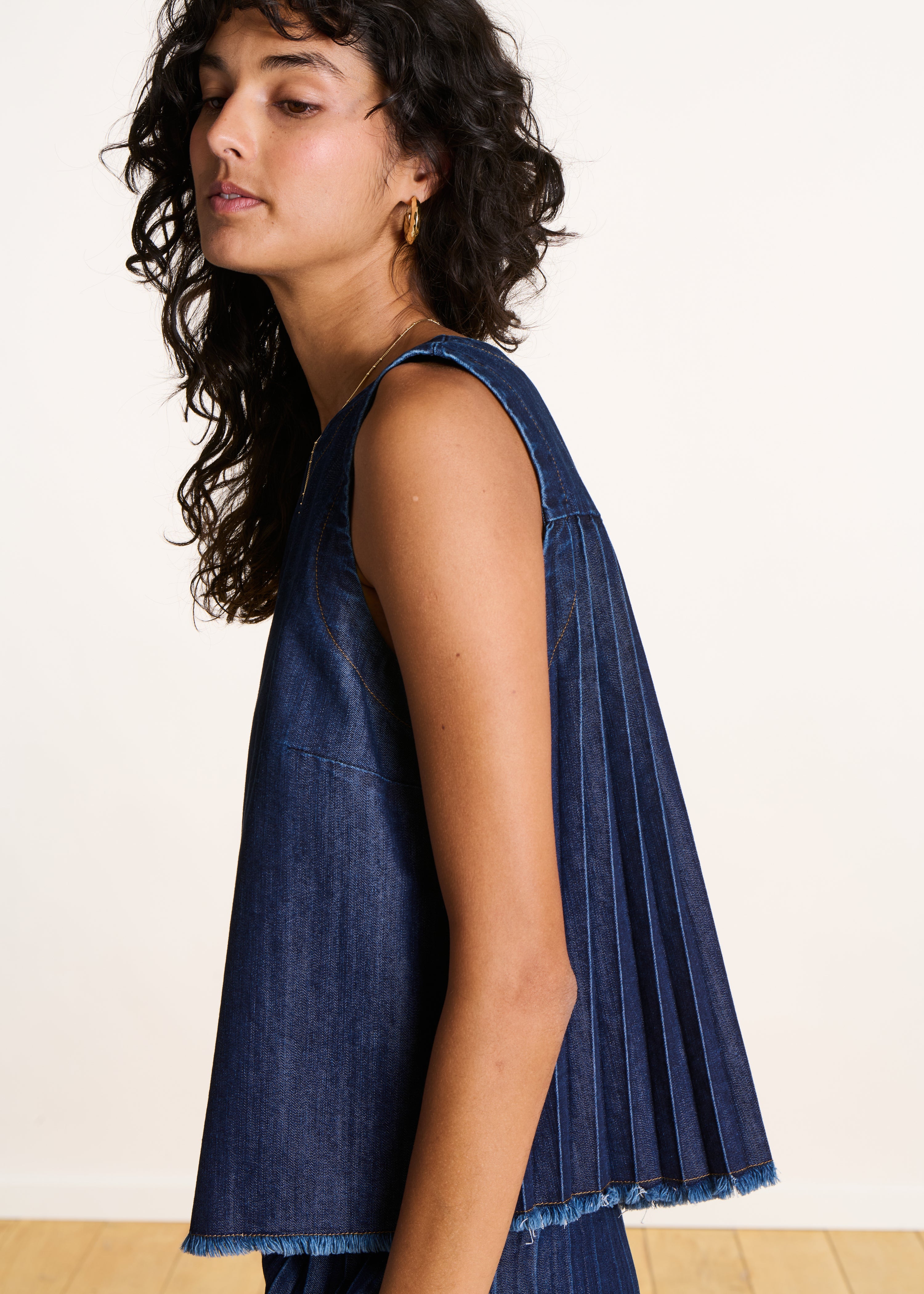 Top en jean brut sans manches