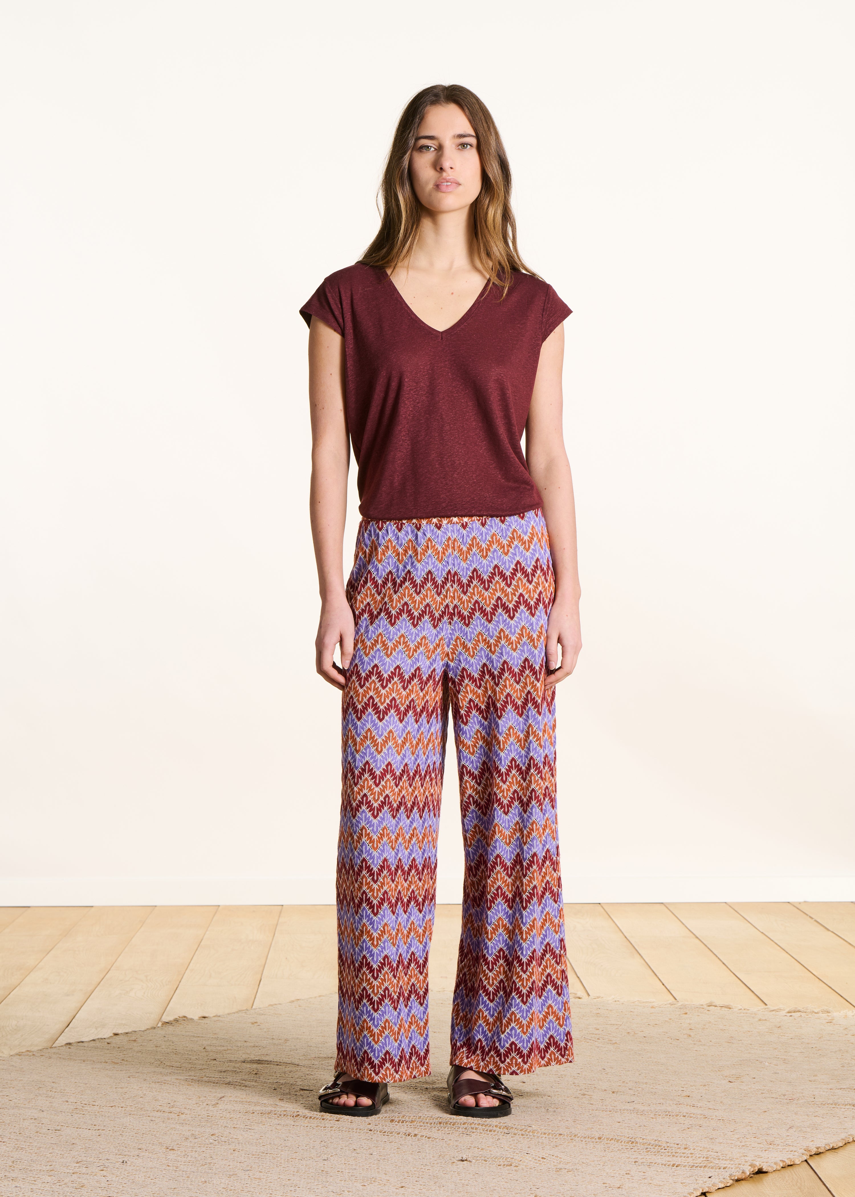 T-shirt marron en lyocell col V manches courtes
