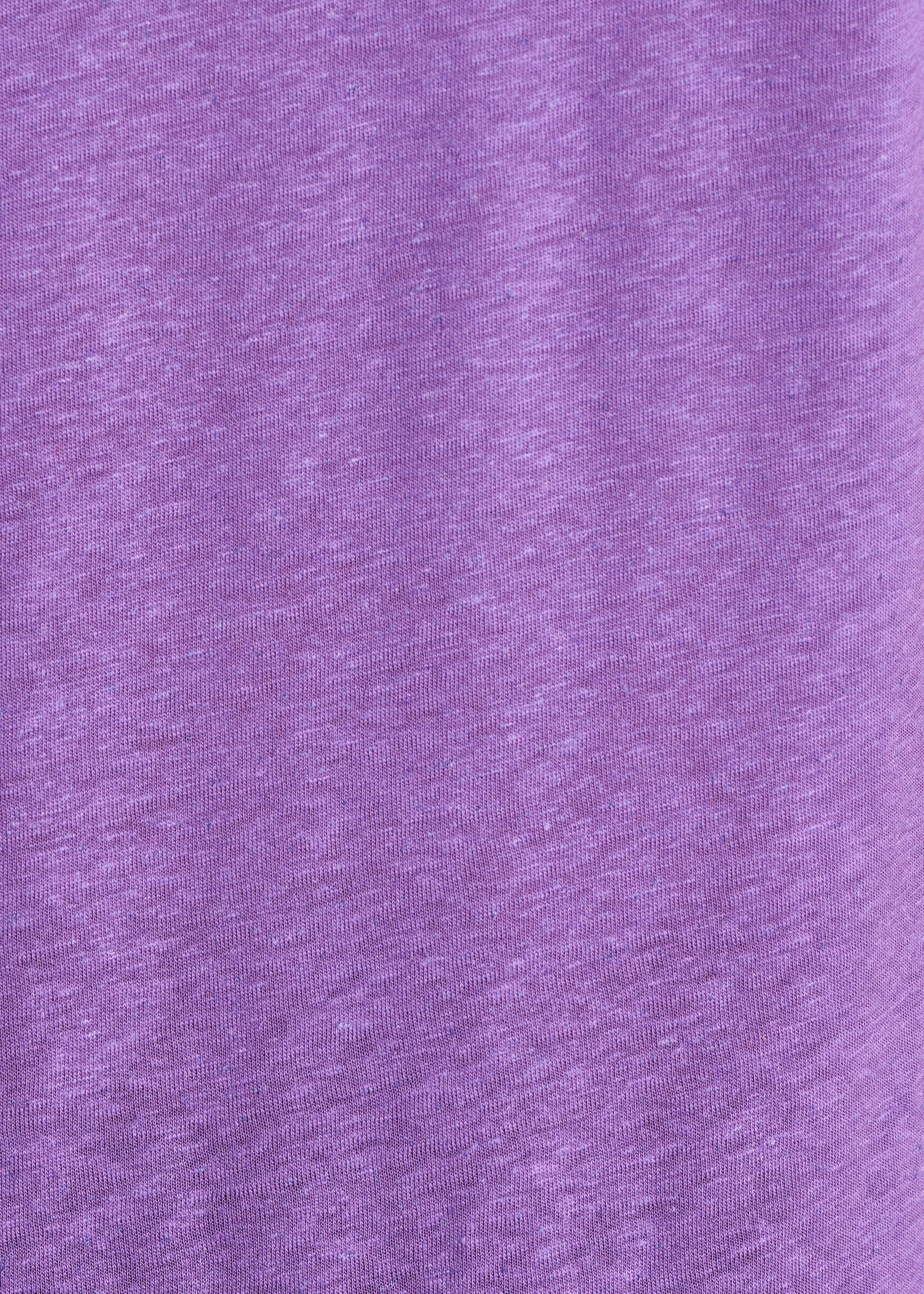 Violettes T-Shirt aus Lyocell mit V-Ausschnitt und kurzen Ärmeln
