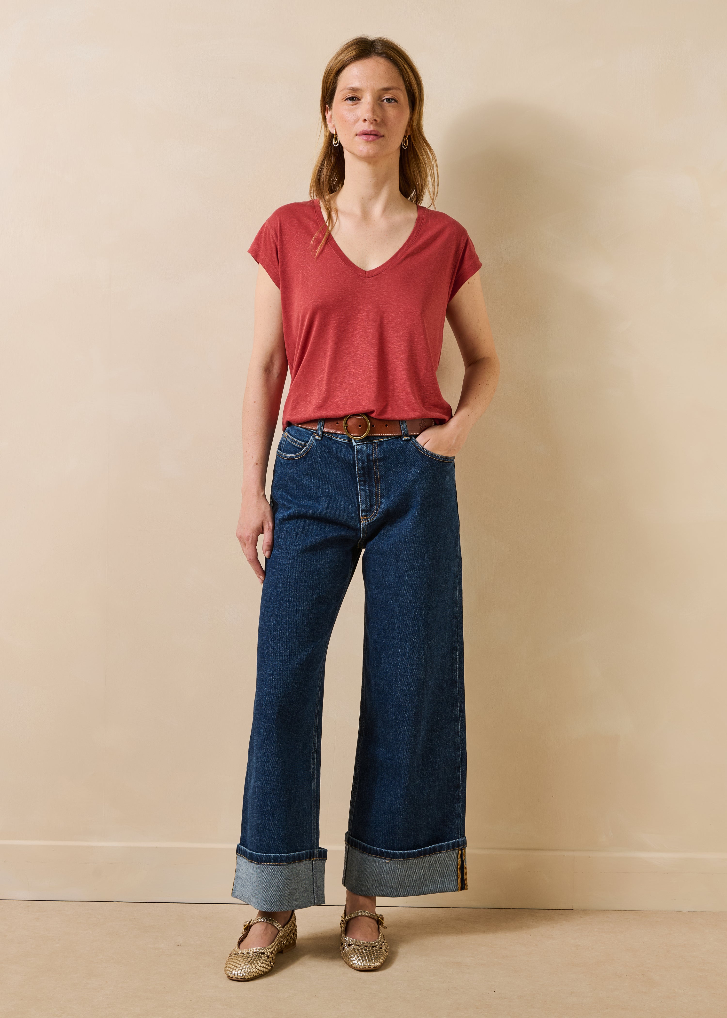 T-shirt rouge en lyocell col V