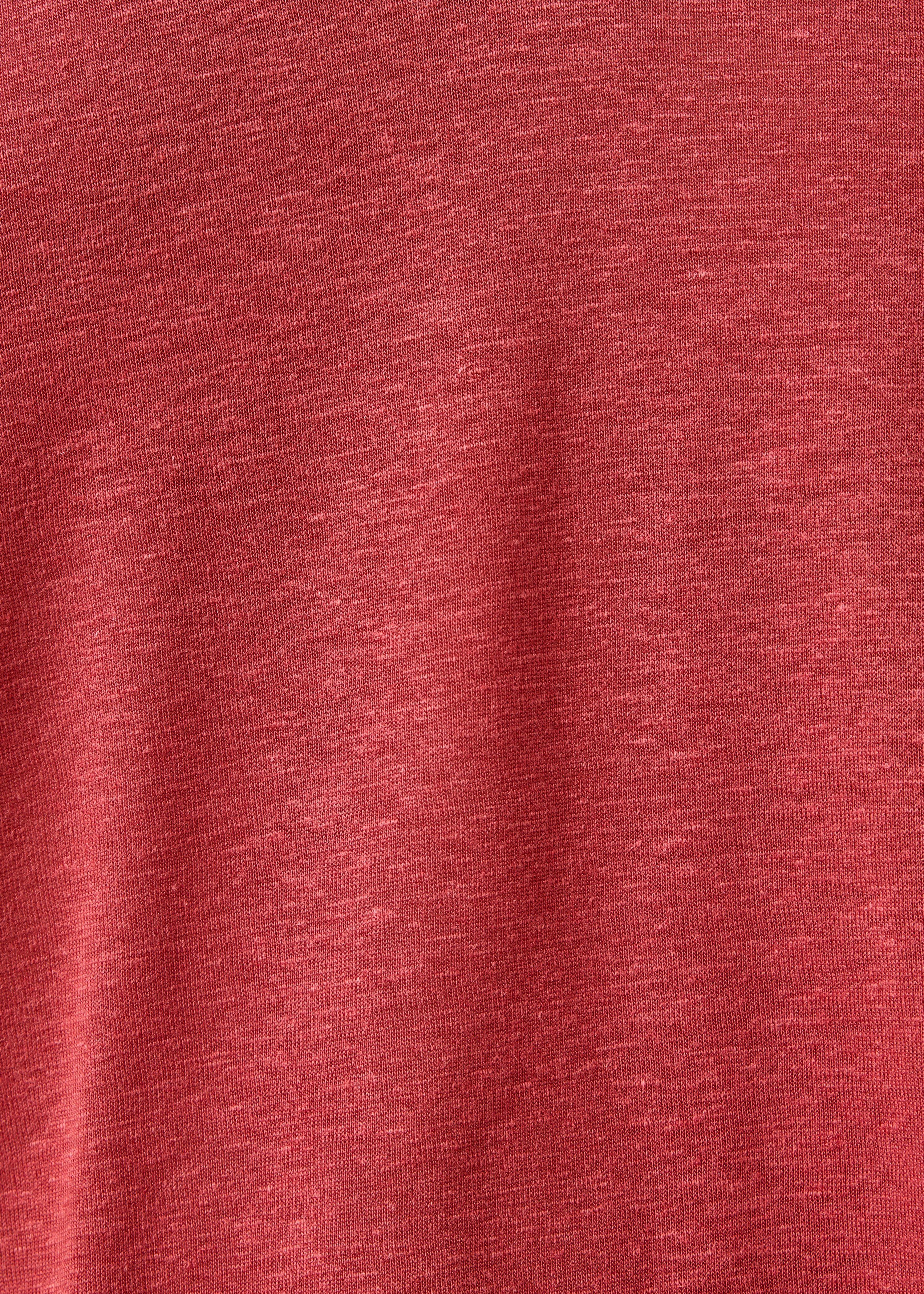 T-shirt rouge en lyocell col V