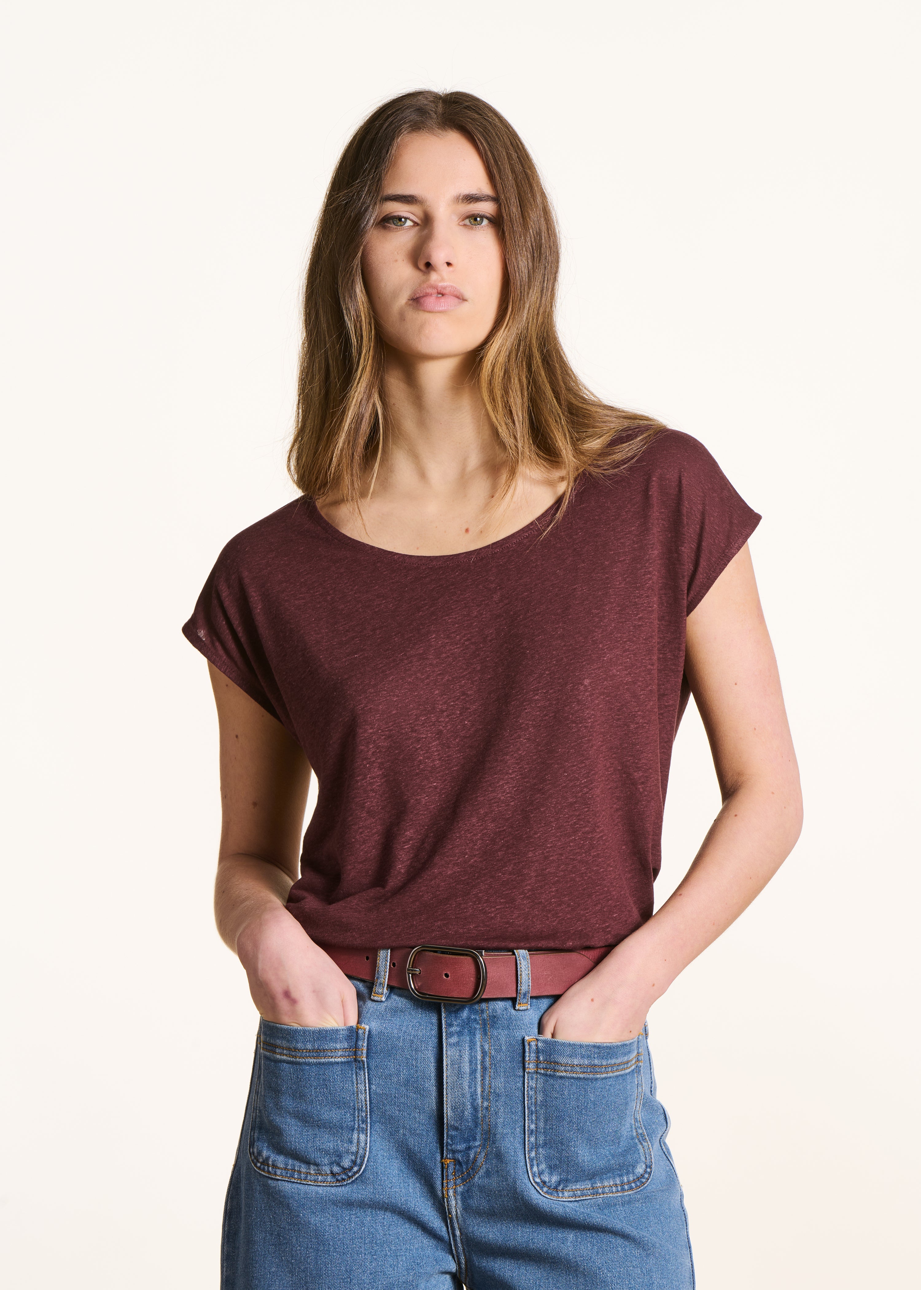 Straight brown T-shirt in lyocell and linen with a round neckline