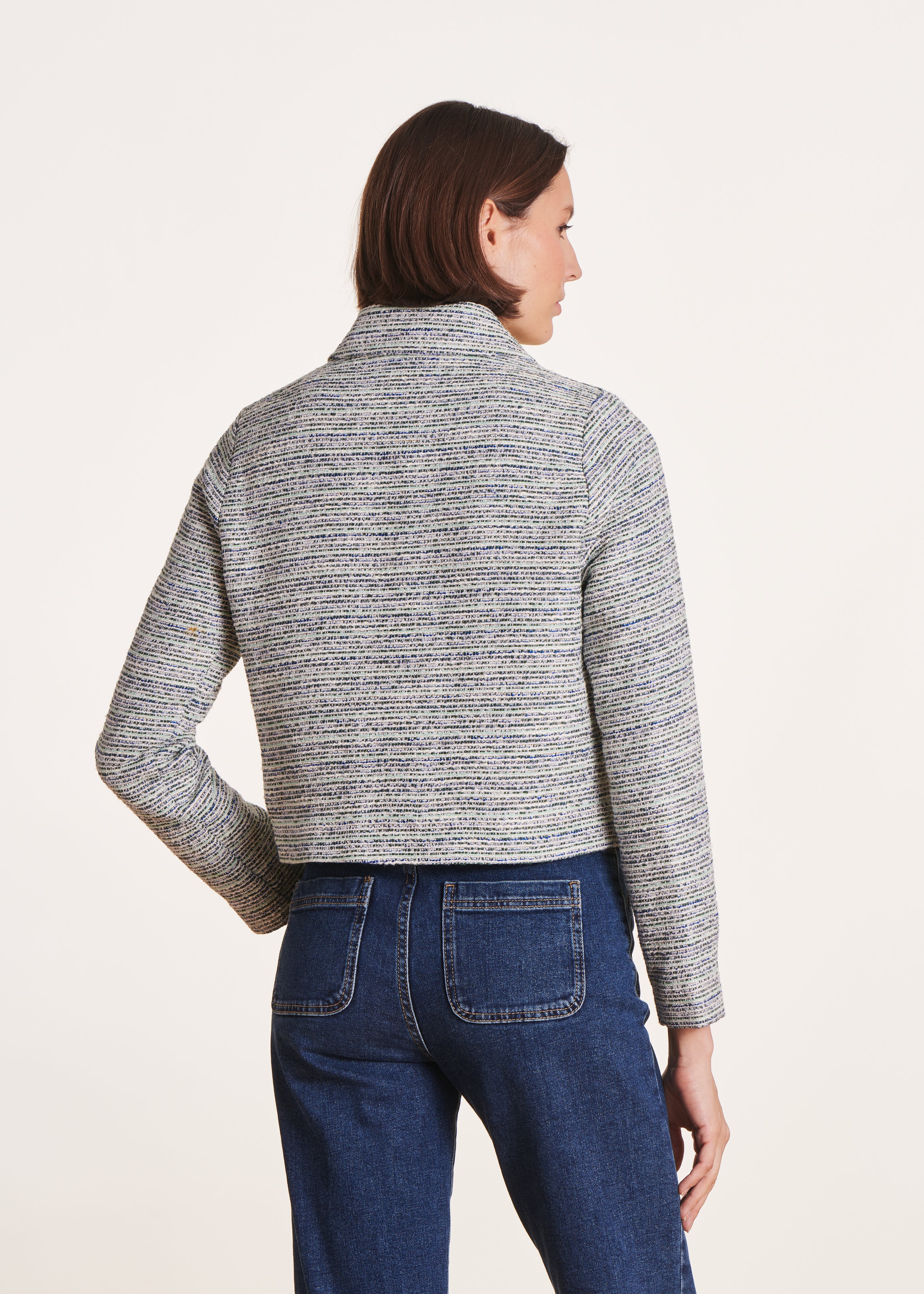Veste courte et droite grise à col chemise