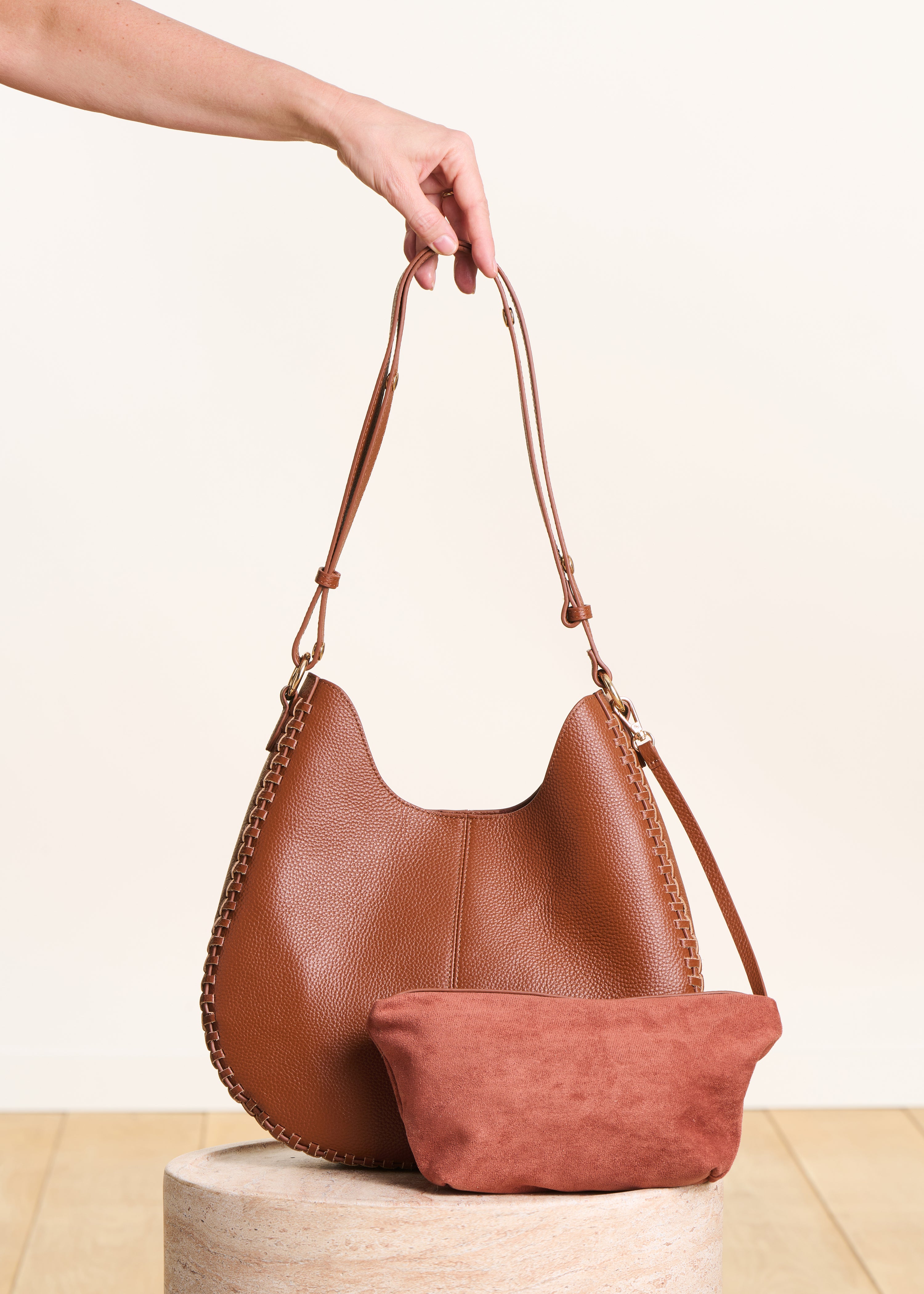 Sac hobo en cuir grainé camel