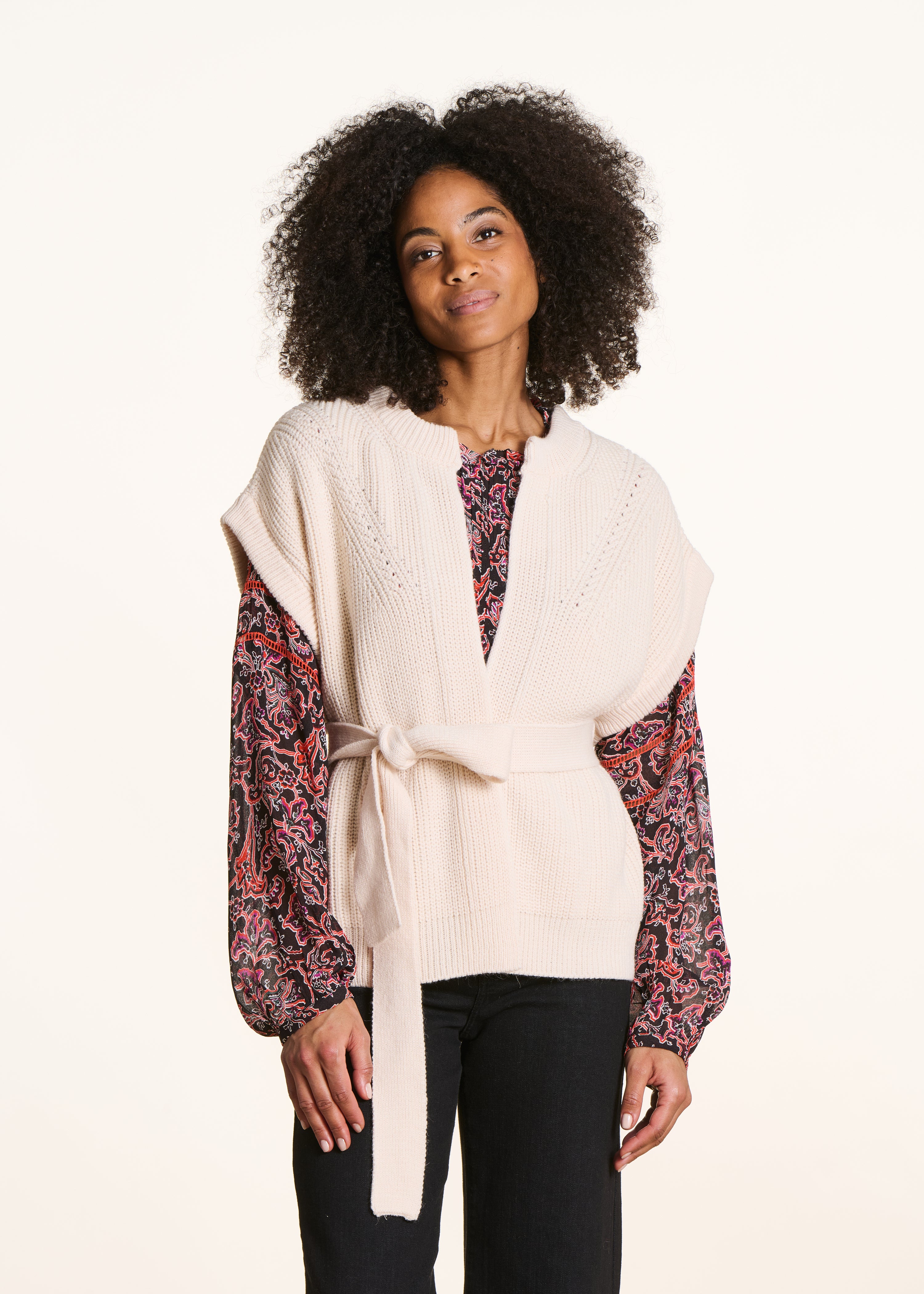 Belted cardigan in ecru pearl rib knit