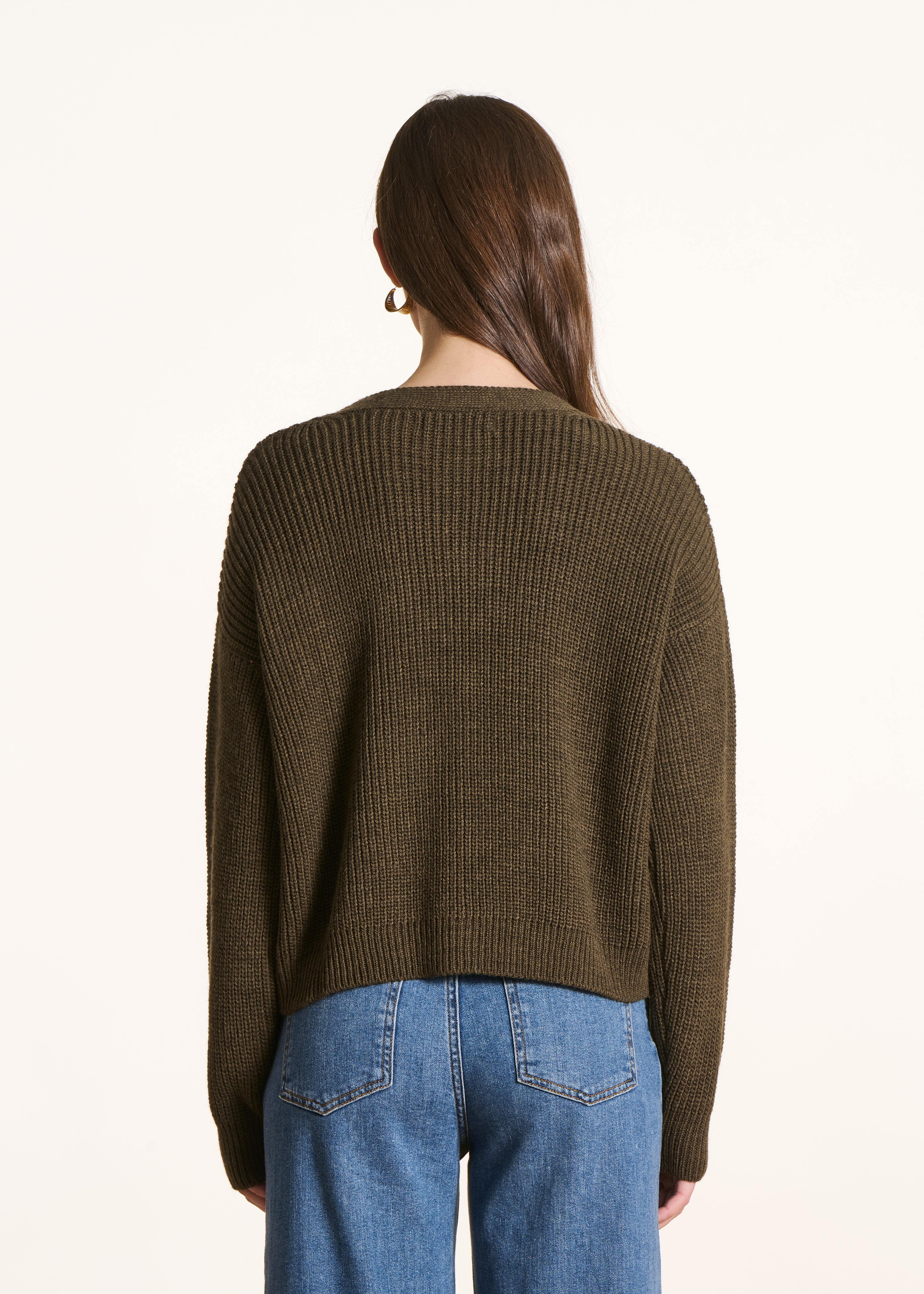Loose-fitting short cardigan in khaki beaded rib knit