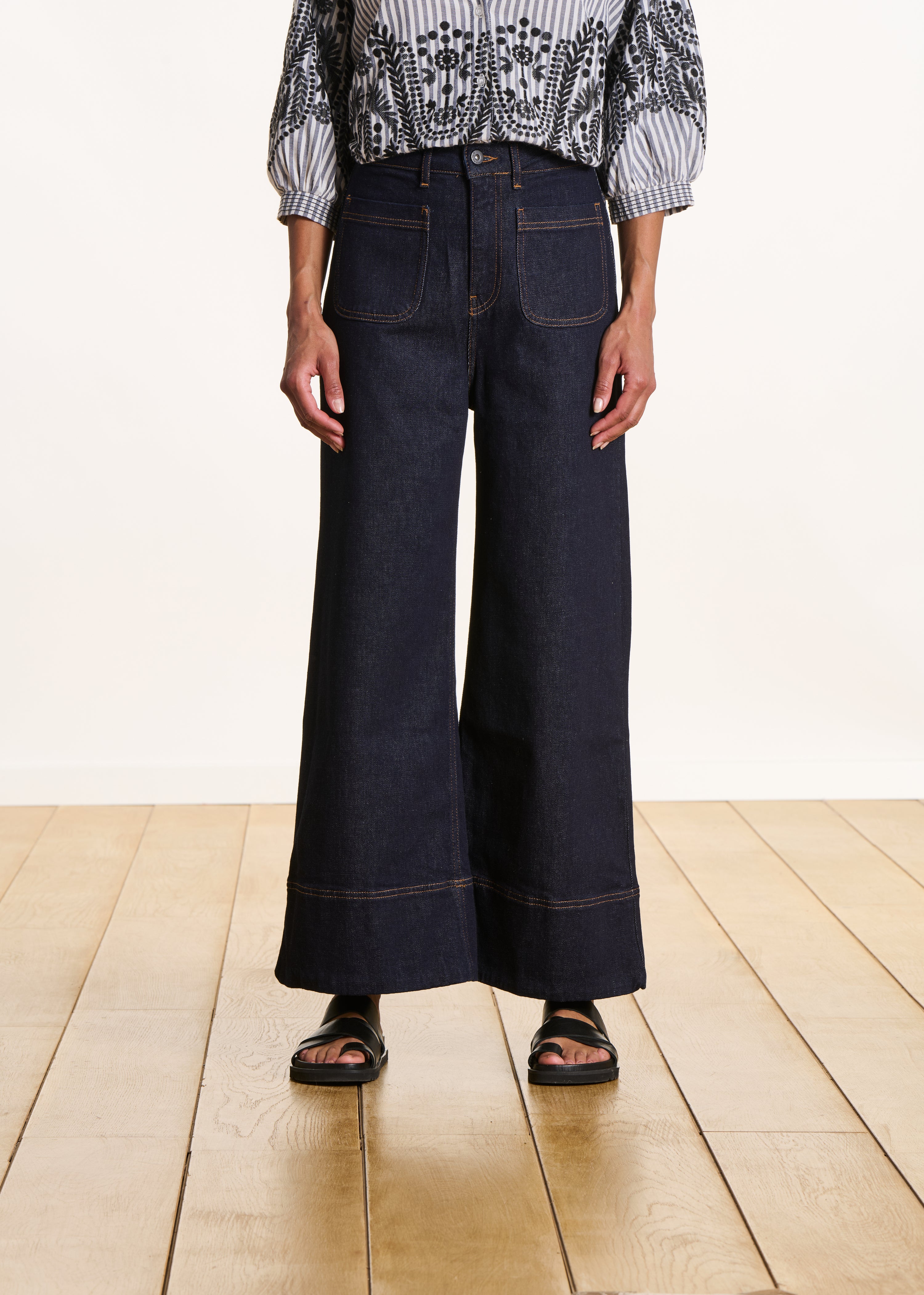 Wide raw jeans in organic cotton