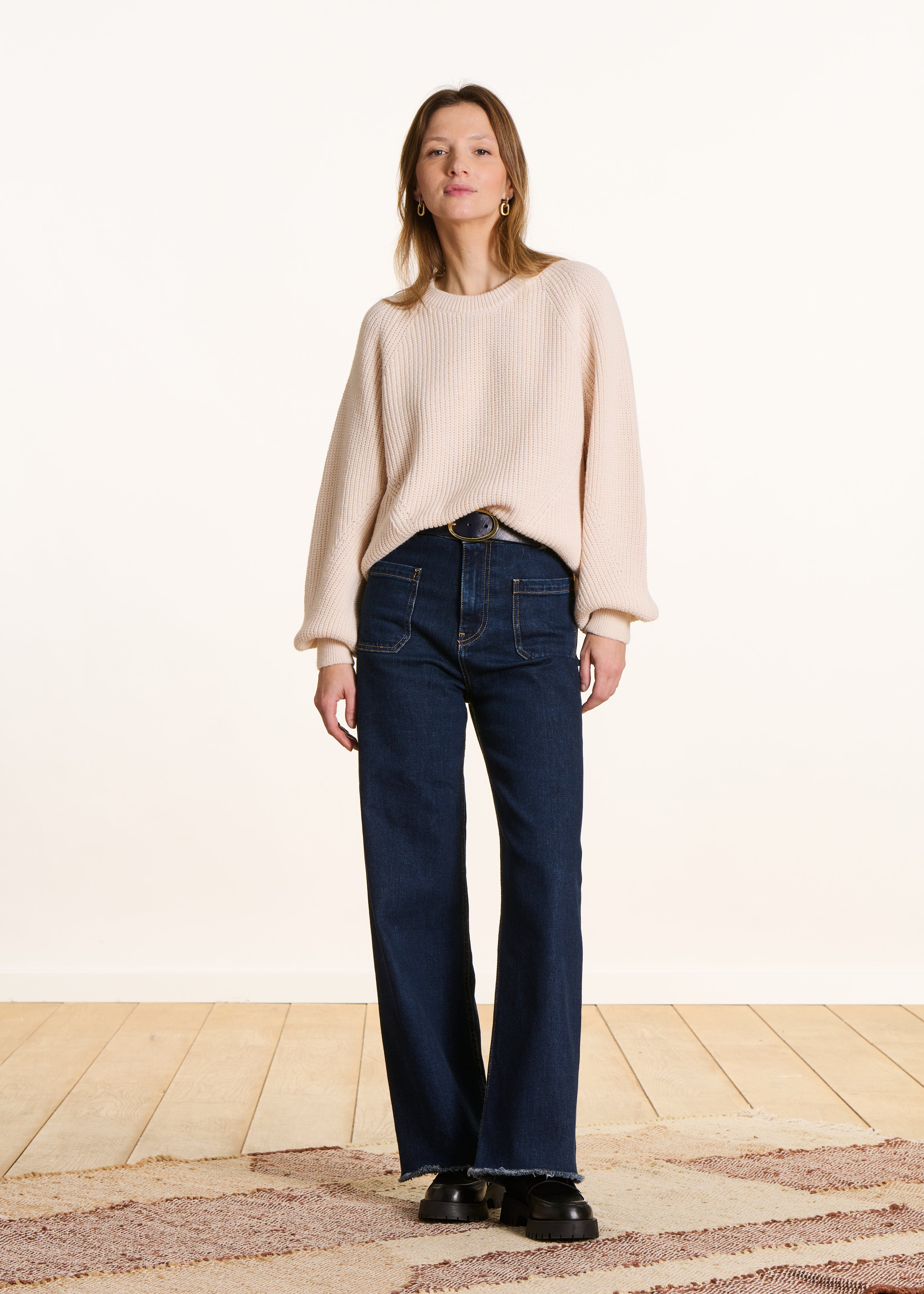 Ecru long sleeve round neck sweater
