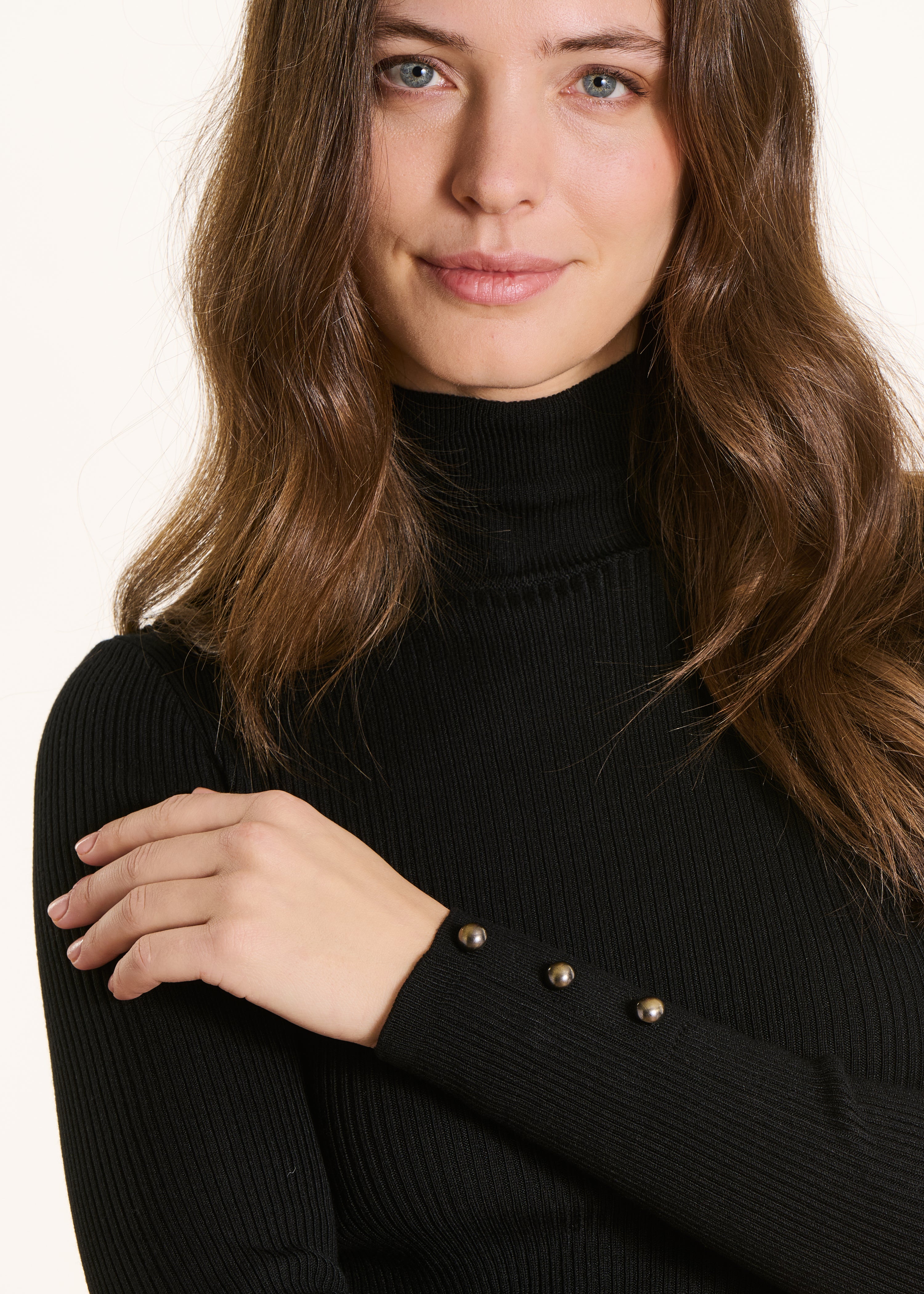 black jumper in fine knit with long sleeves and stand-up collar