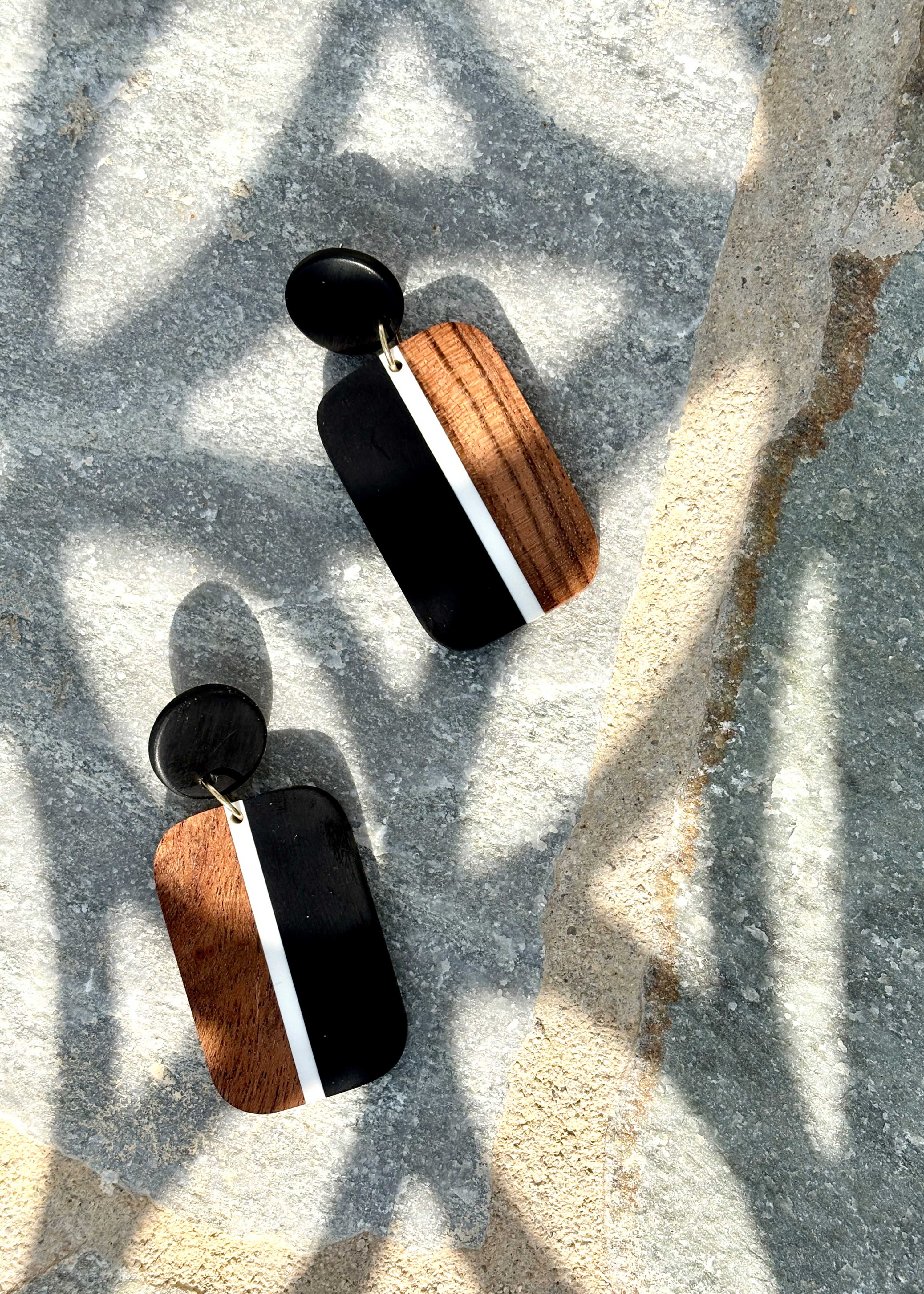 Wood and resin dangling earrings