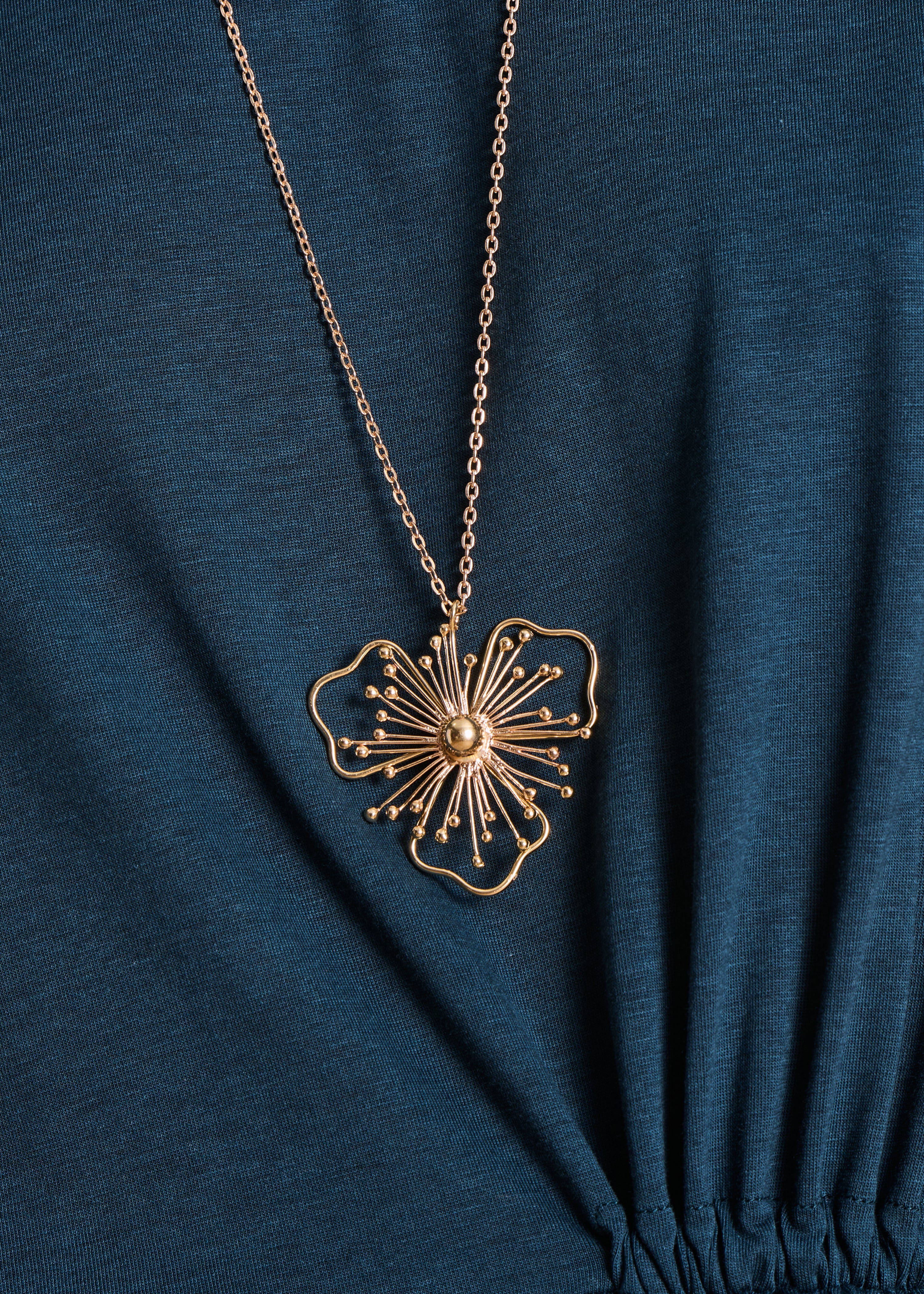 Golden flower long necklace