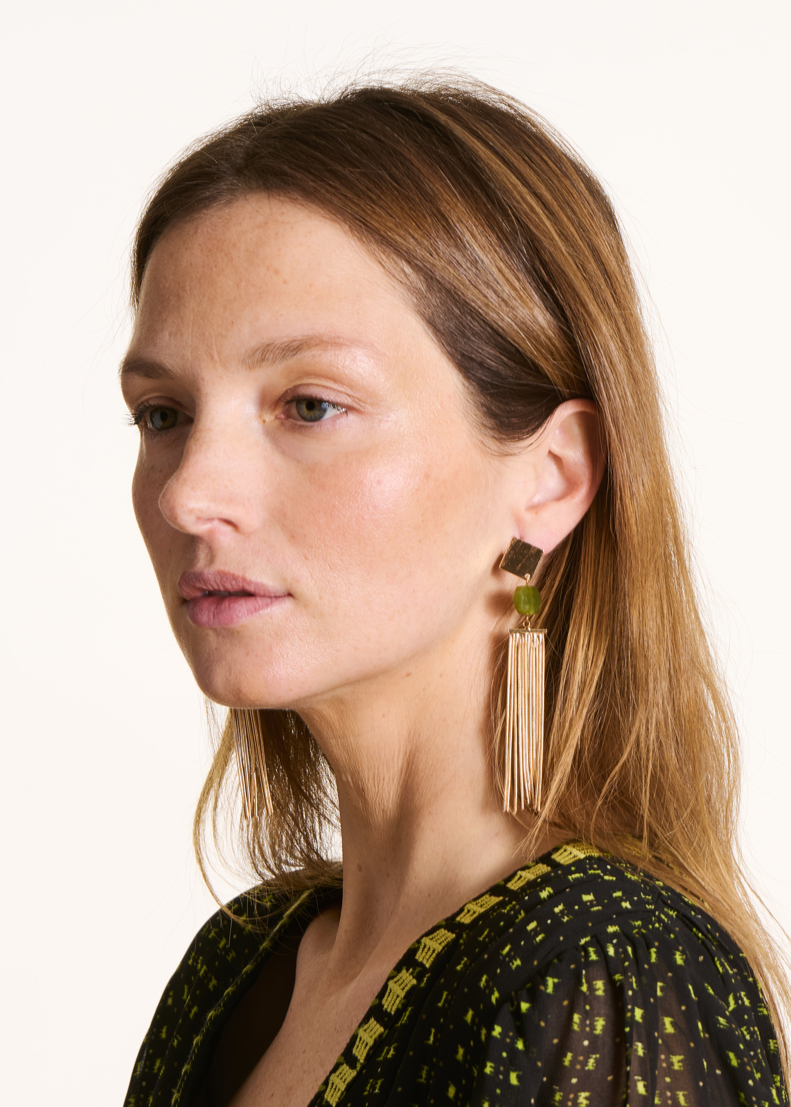 Pendientes colgantes dorados