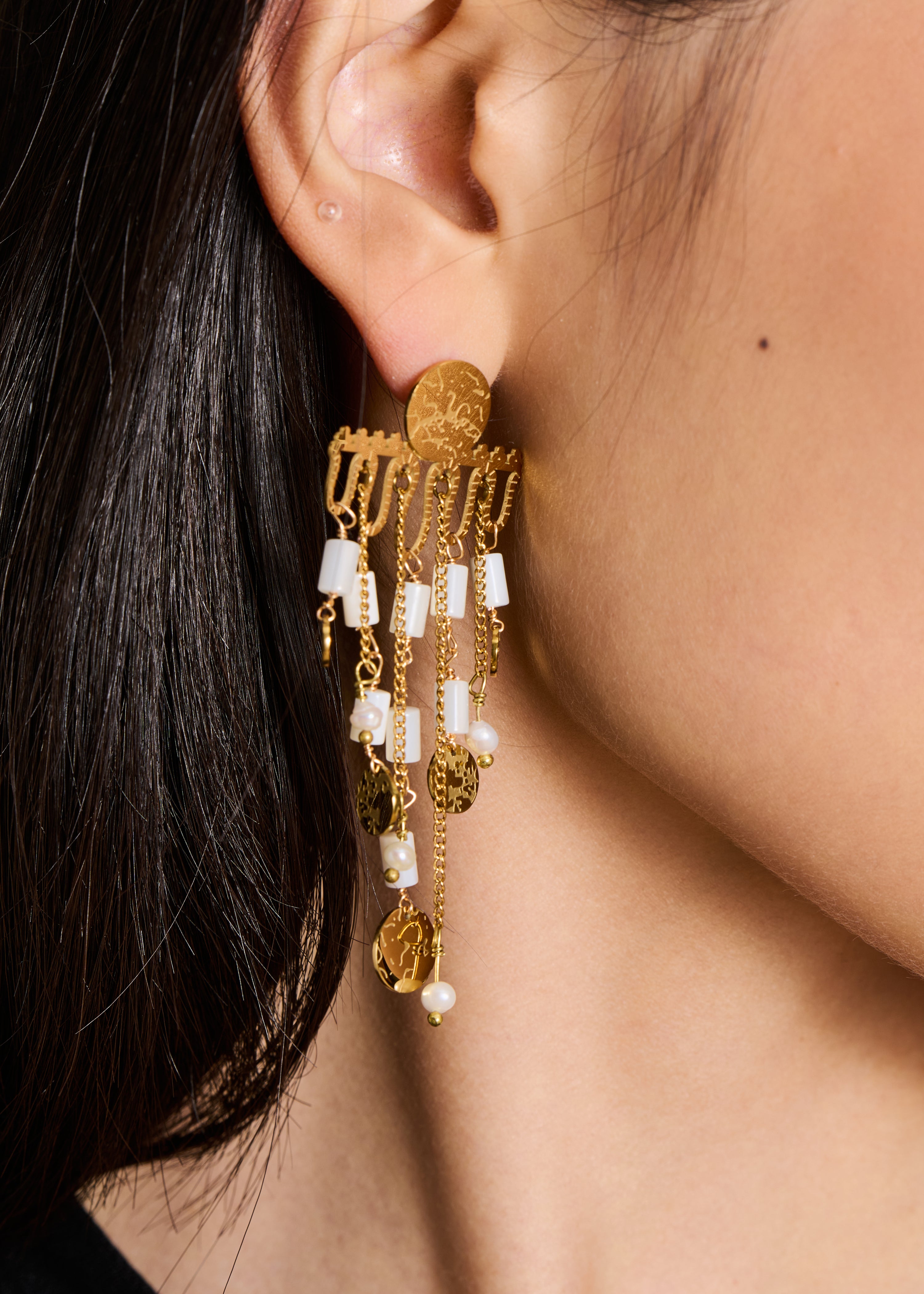 Boucles d'oreilles girandoles dorées