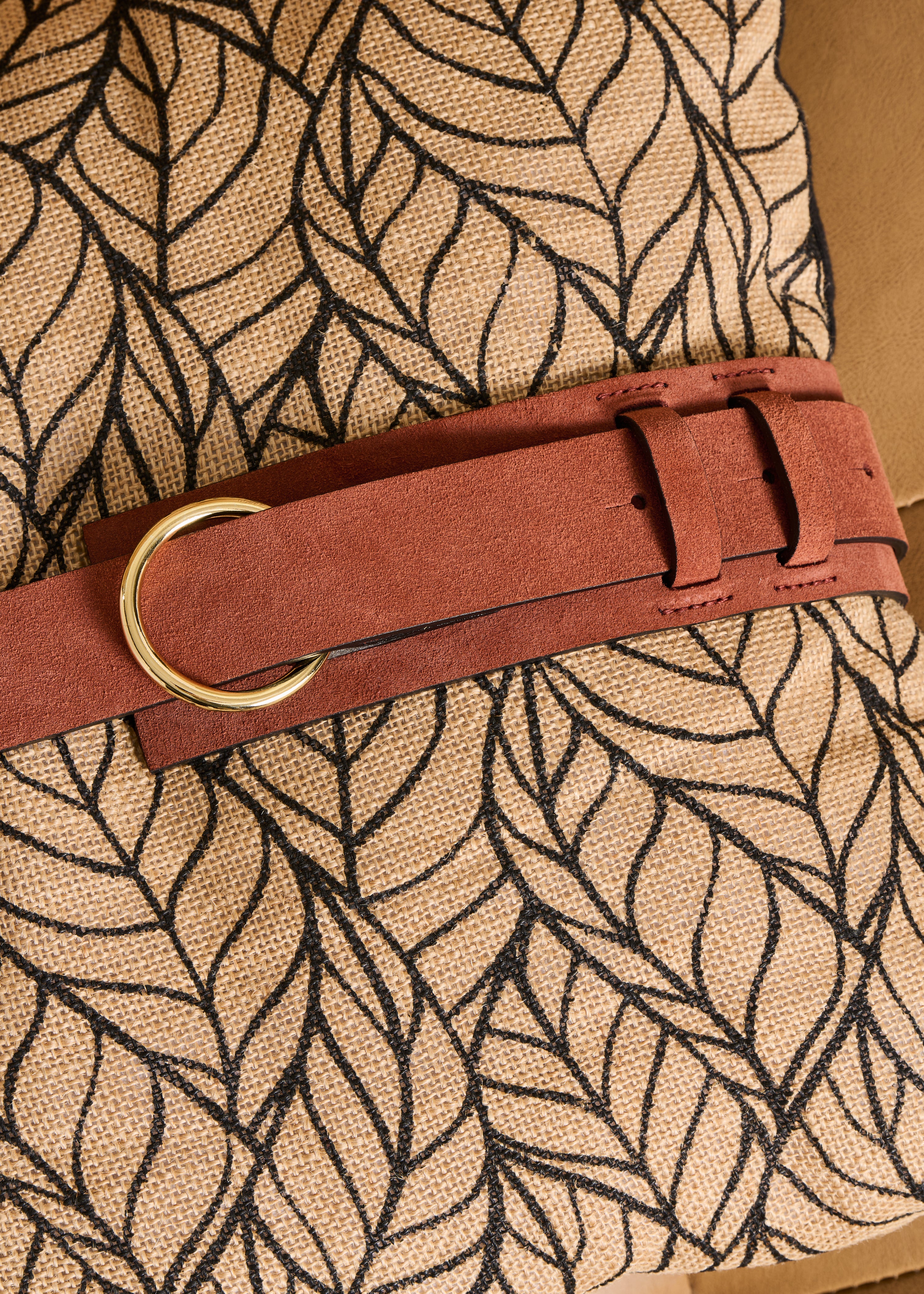 Ceinture large marron en cuir boucle fine