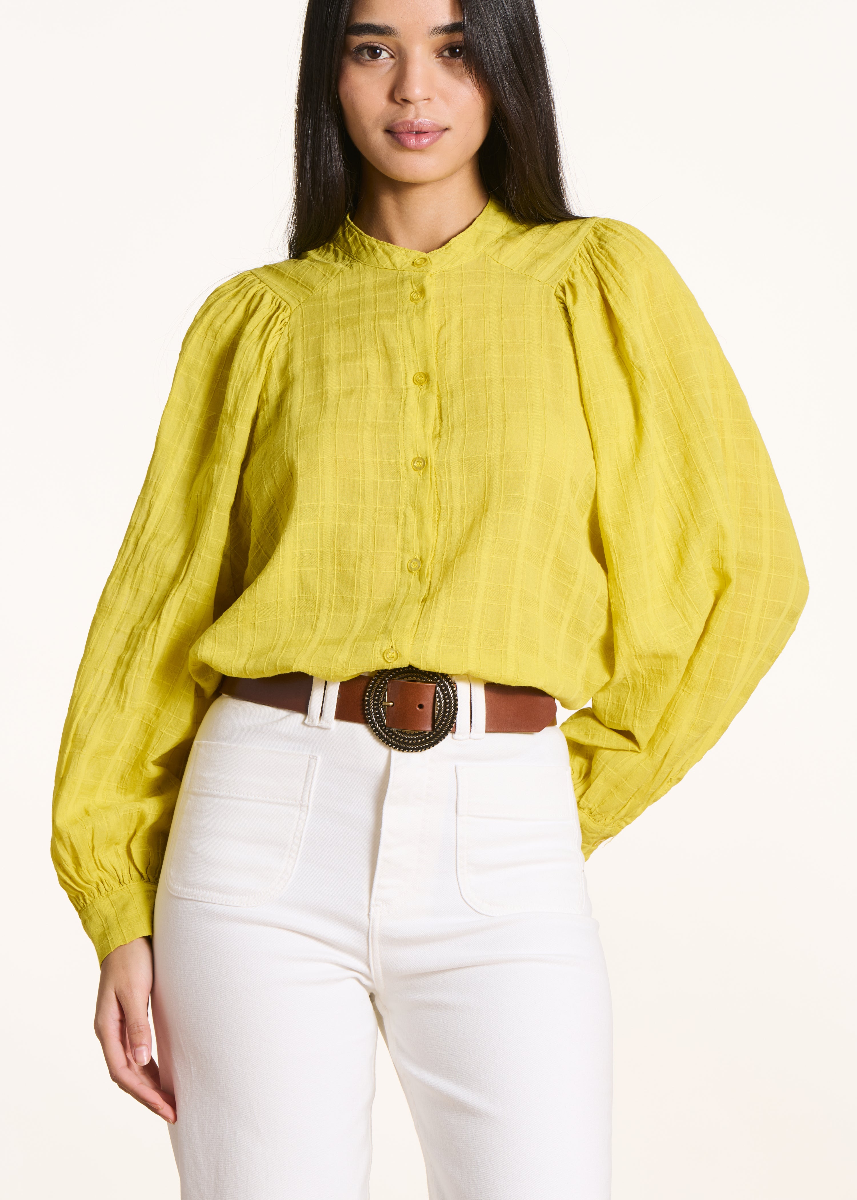 Camel leather belt with round buckle
