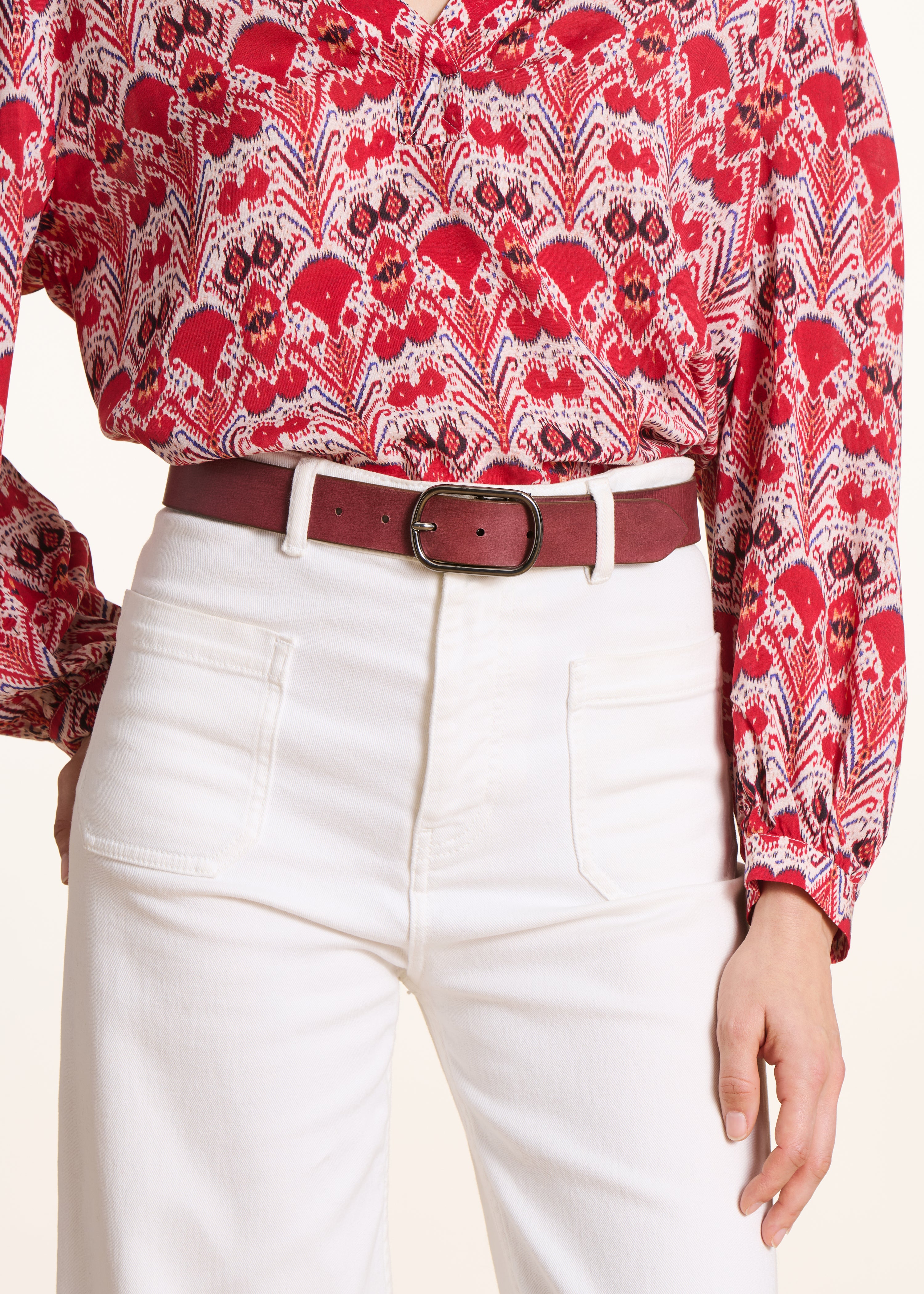 Reversible leather belt in burgundy and gold