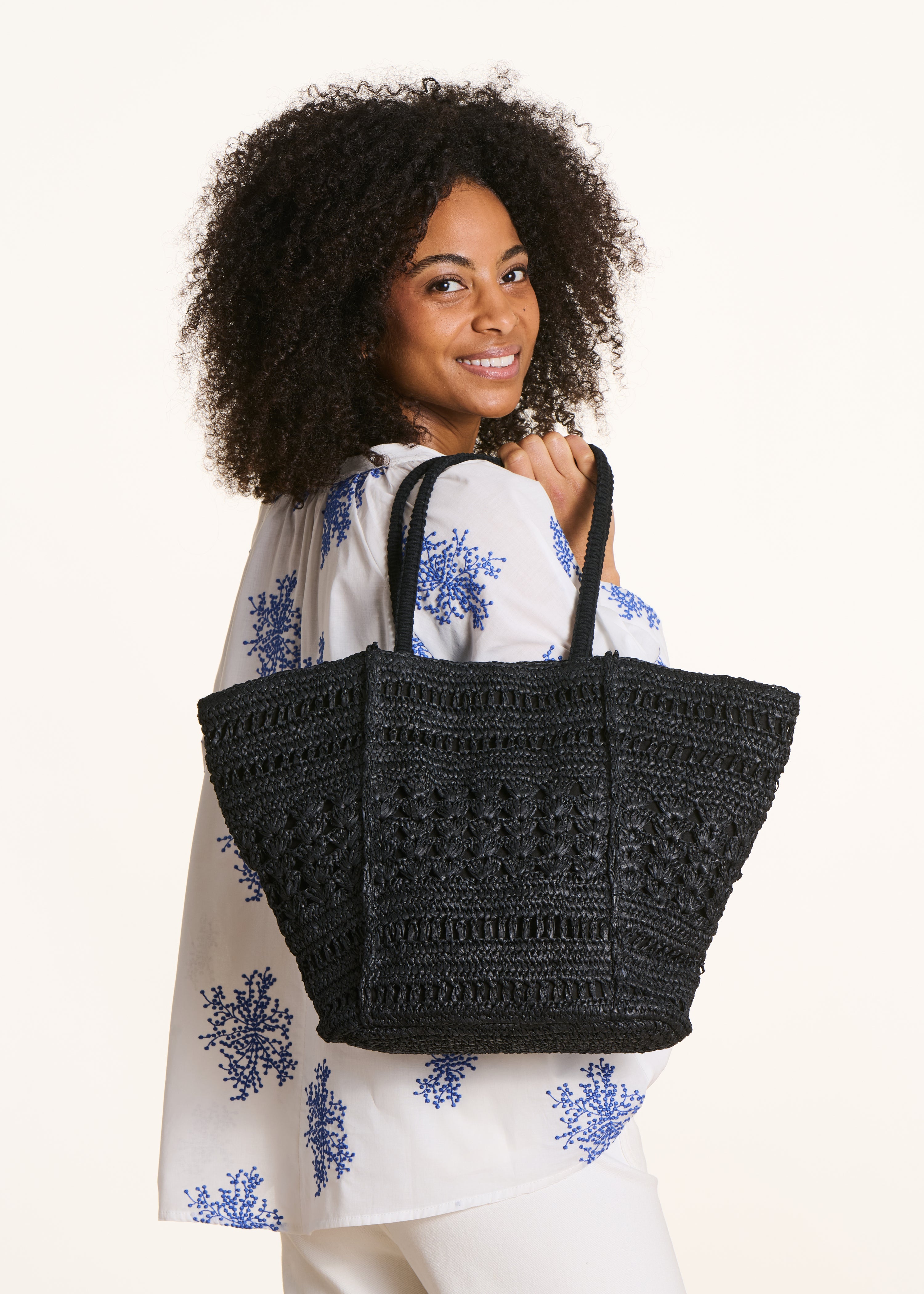 Black raphia tote bag