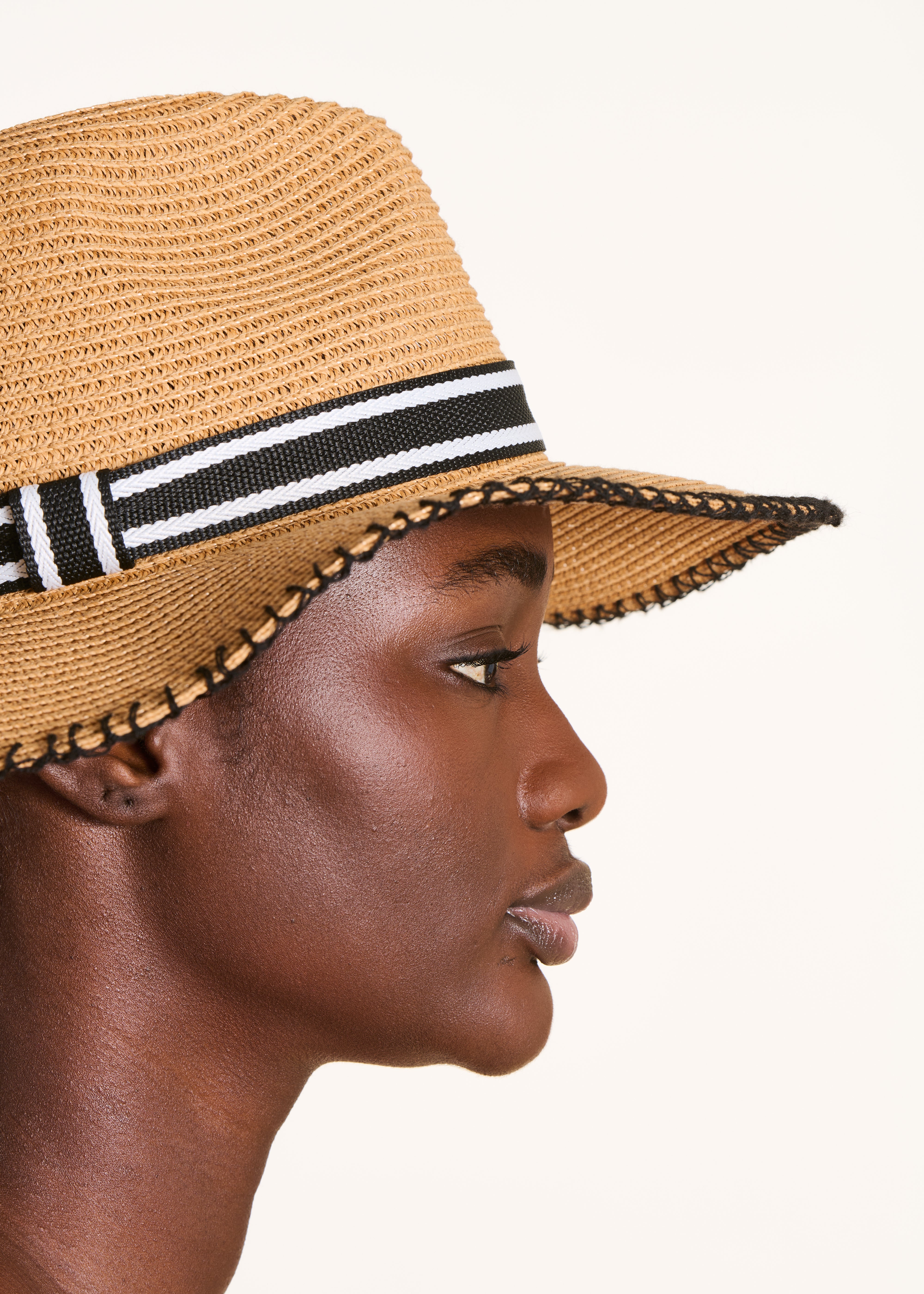 Cappello di paglia con nastro rimovibile