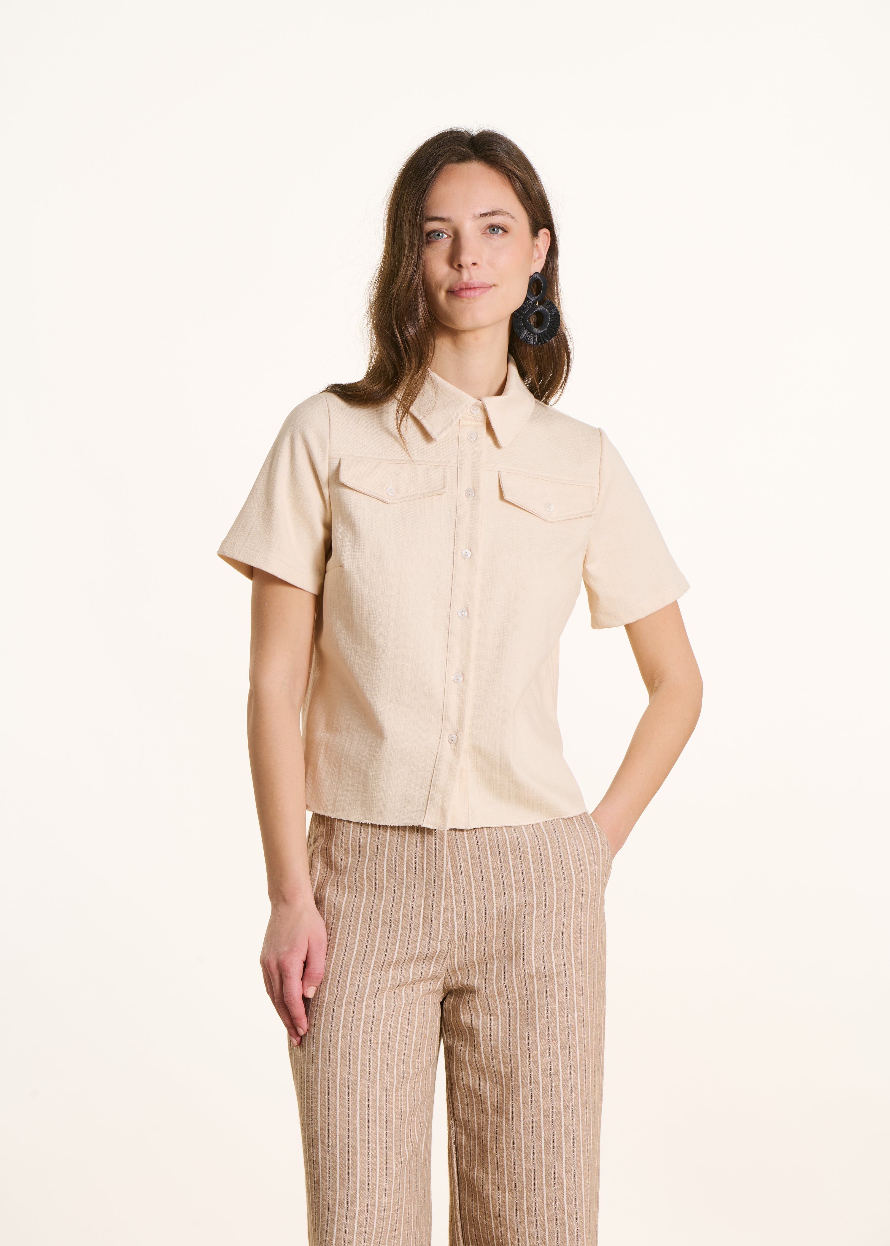 Short-sleeve shirt in ecru denim