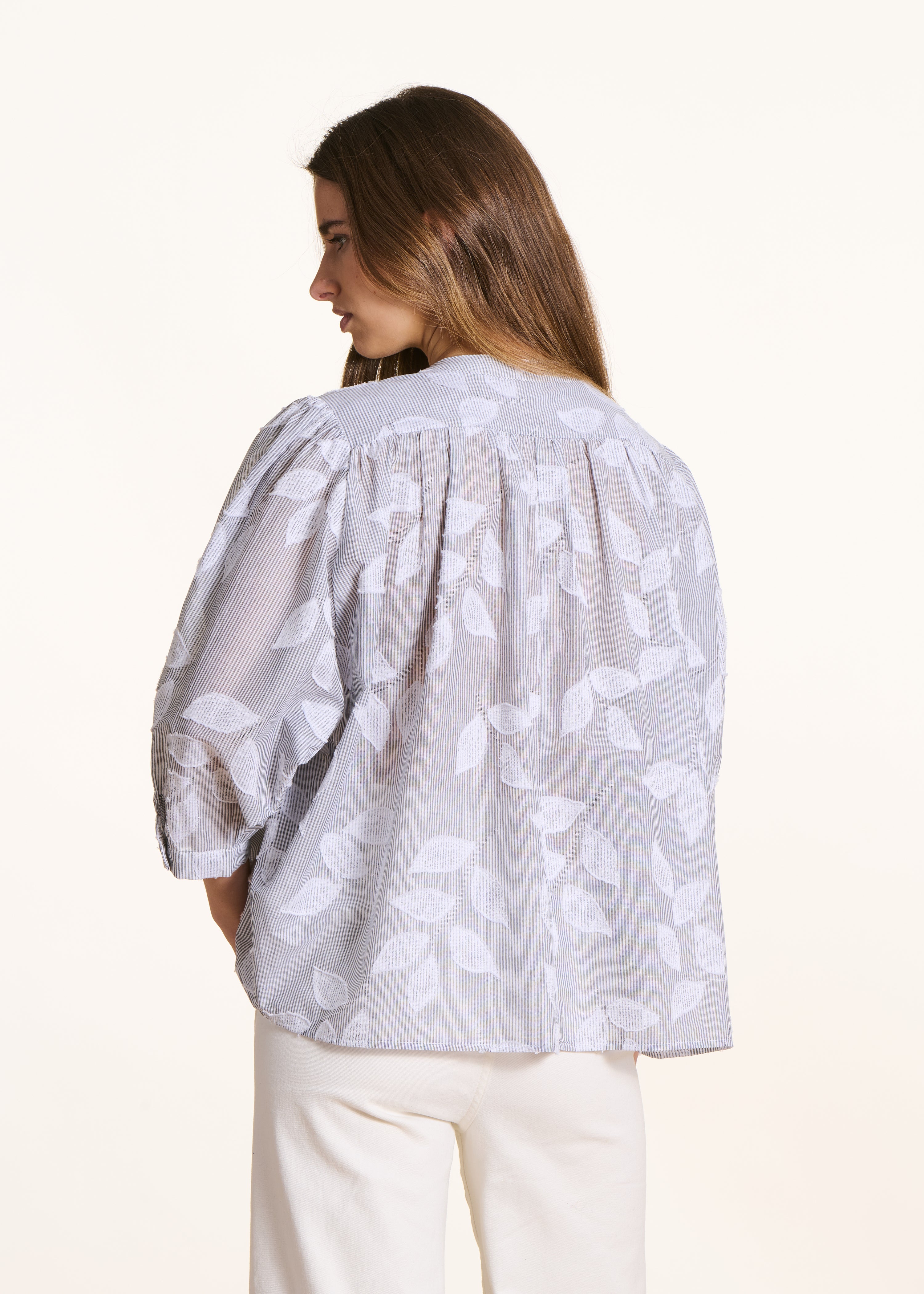 Camicia nera in cotone floreale maniche 3/4