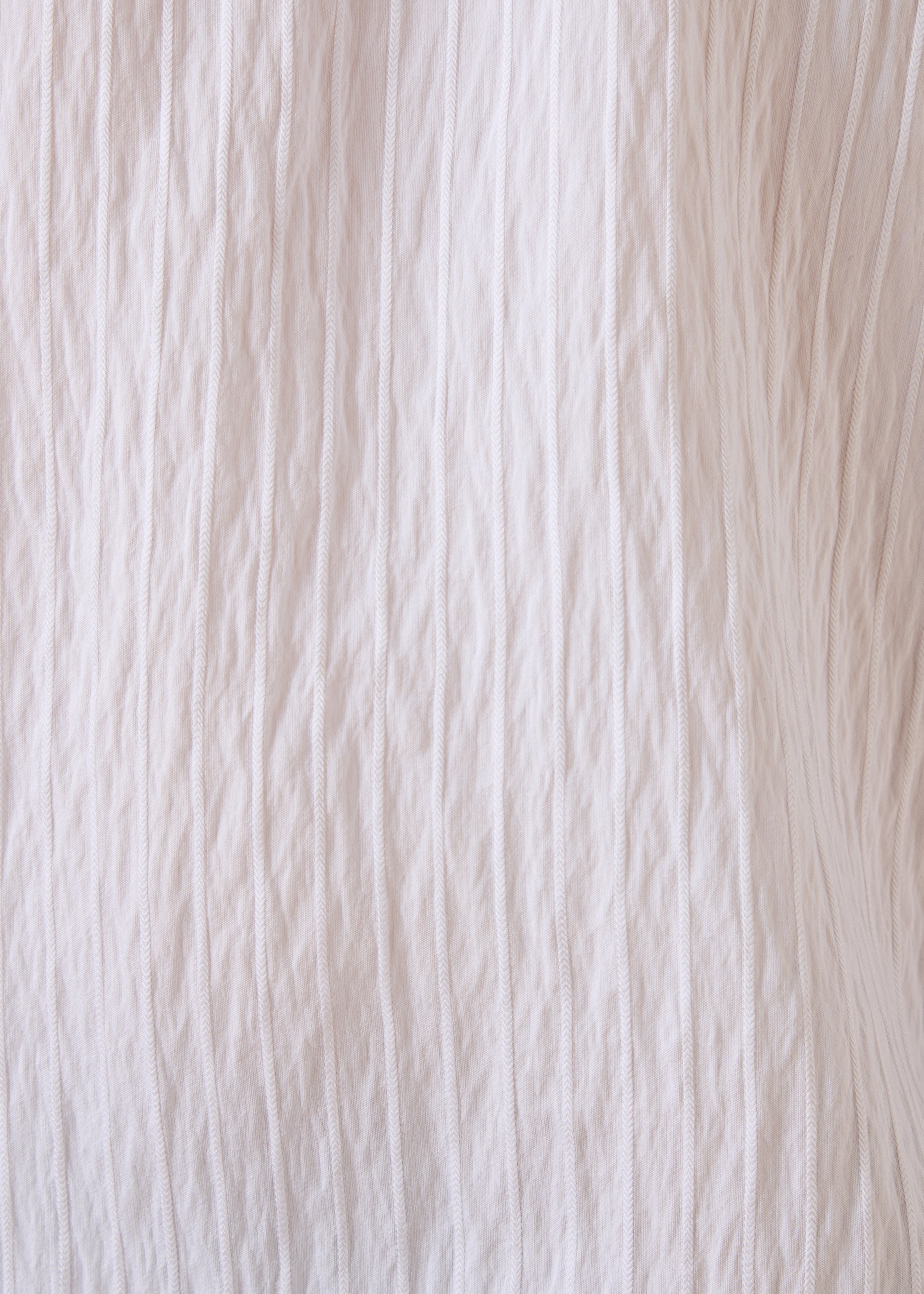 Chemise blanche avec pan à nouer