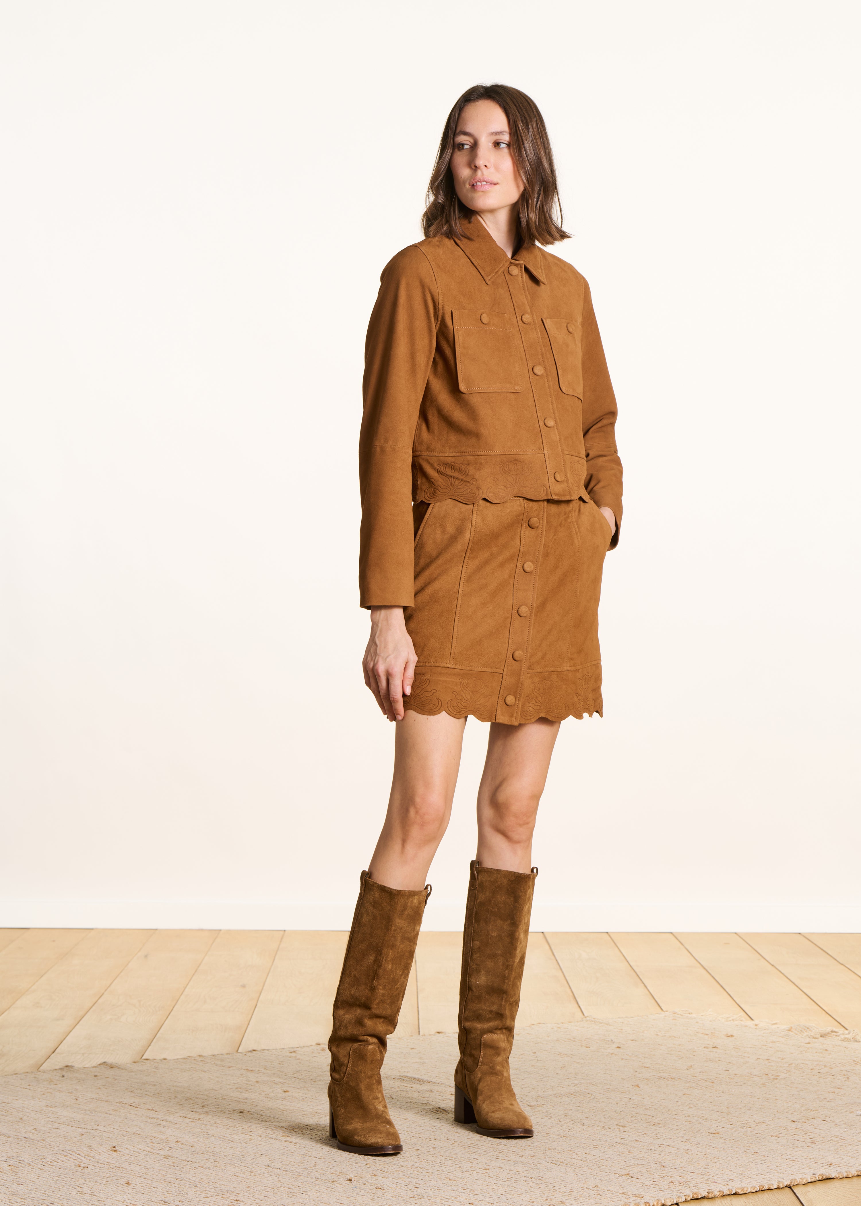 Kurze Blousonjacke in Kamel aus Wildlederimitat