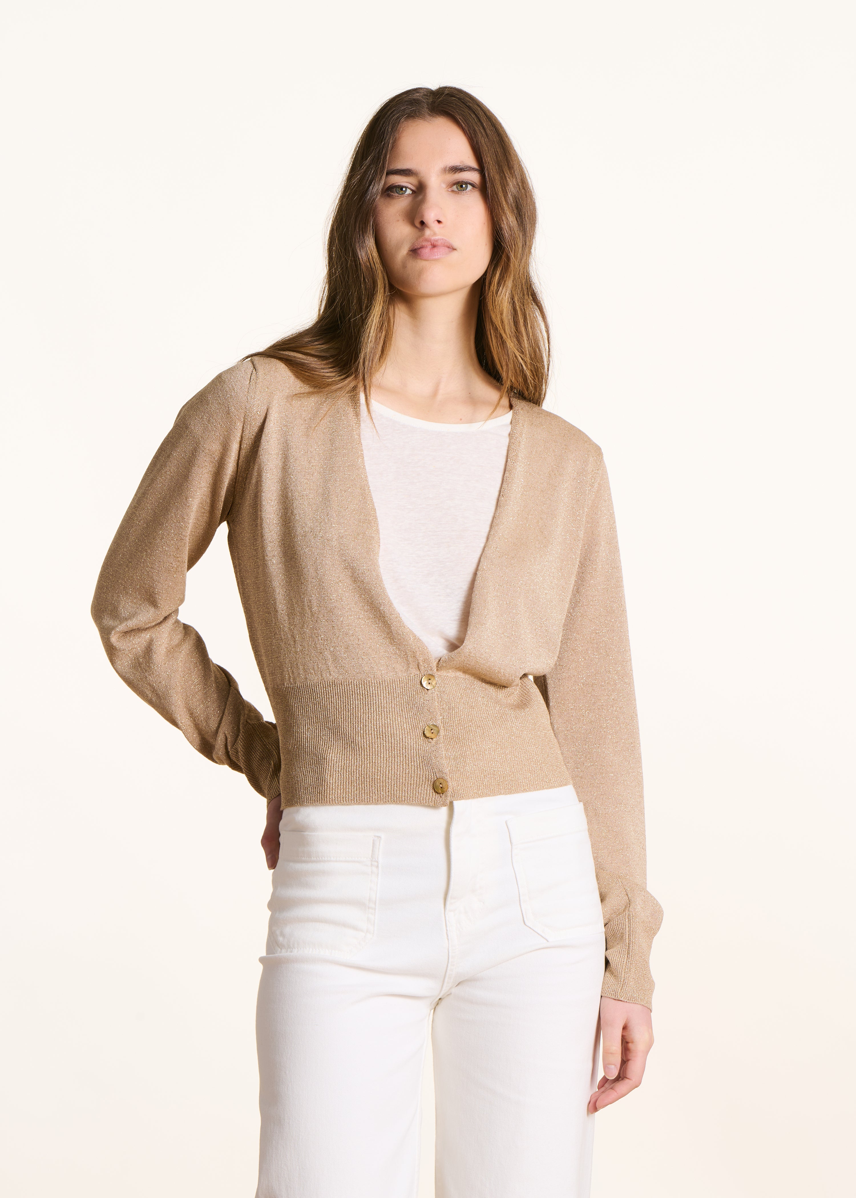 Fitted beige fine iridescent knit vest
