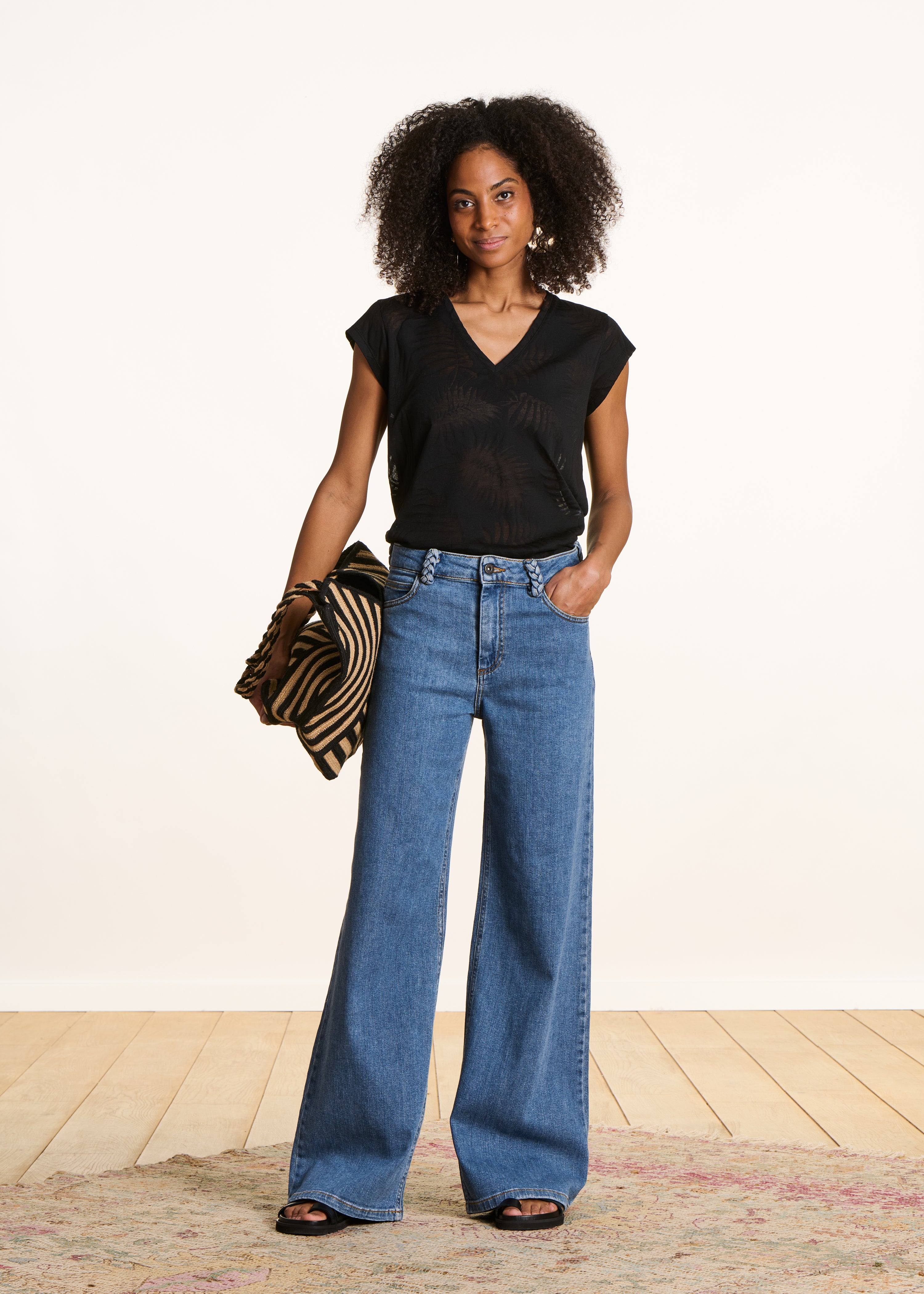Wide light blue jeans in organic cotton
