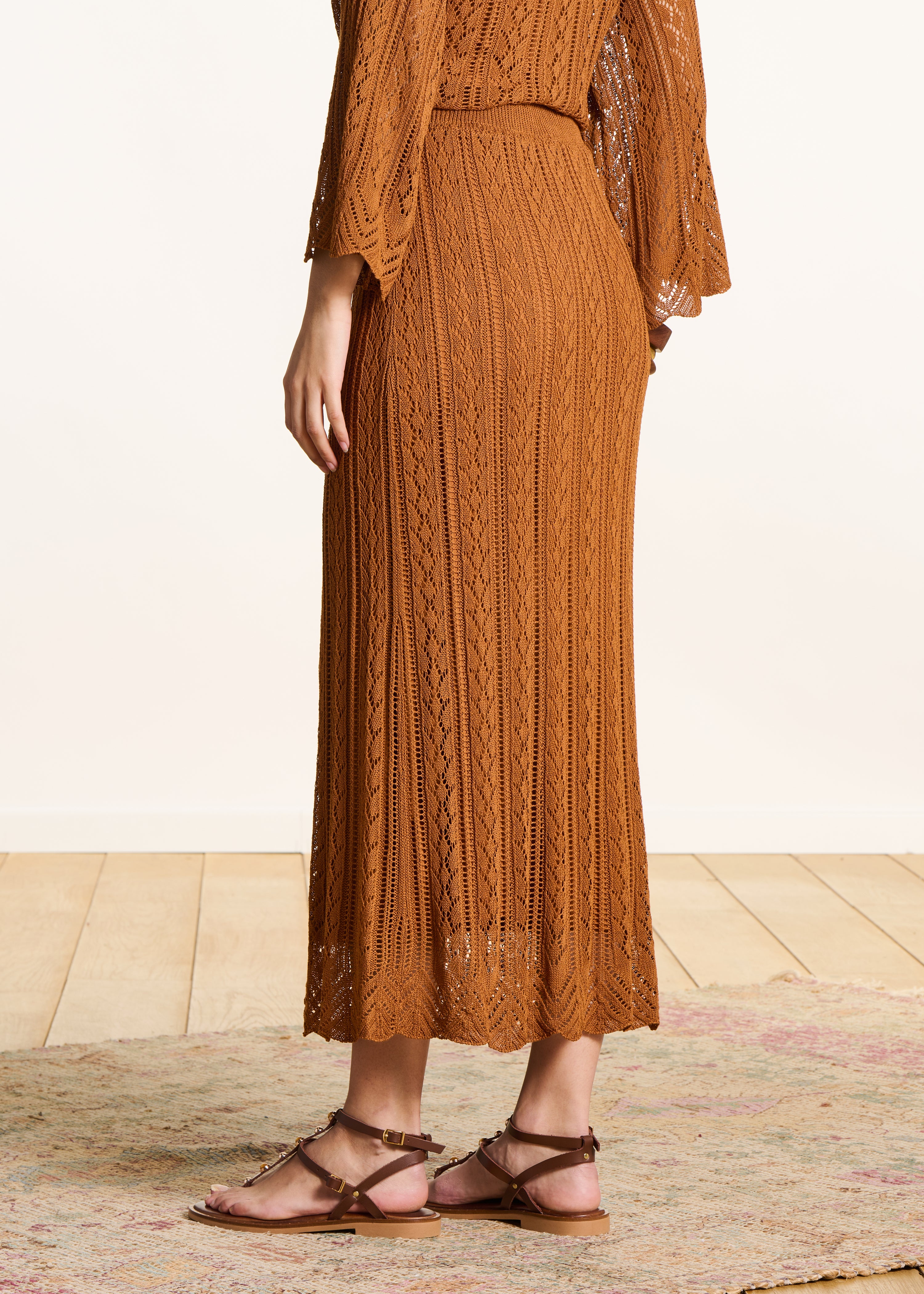 Gonna midi in maglia traforata marrone