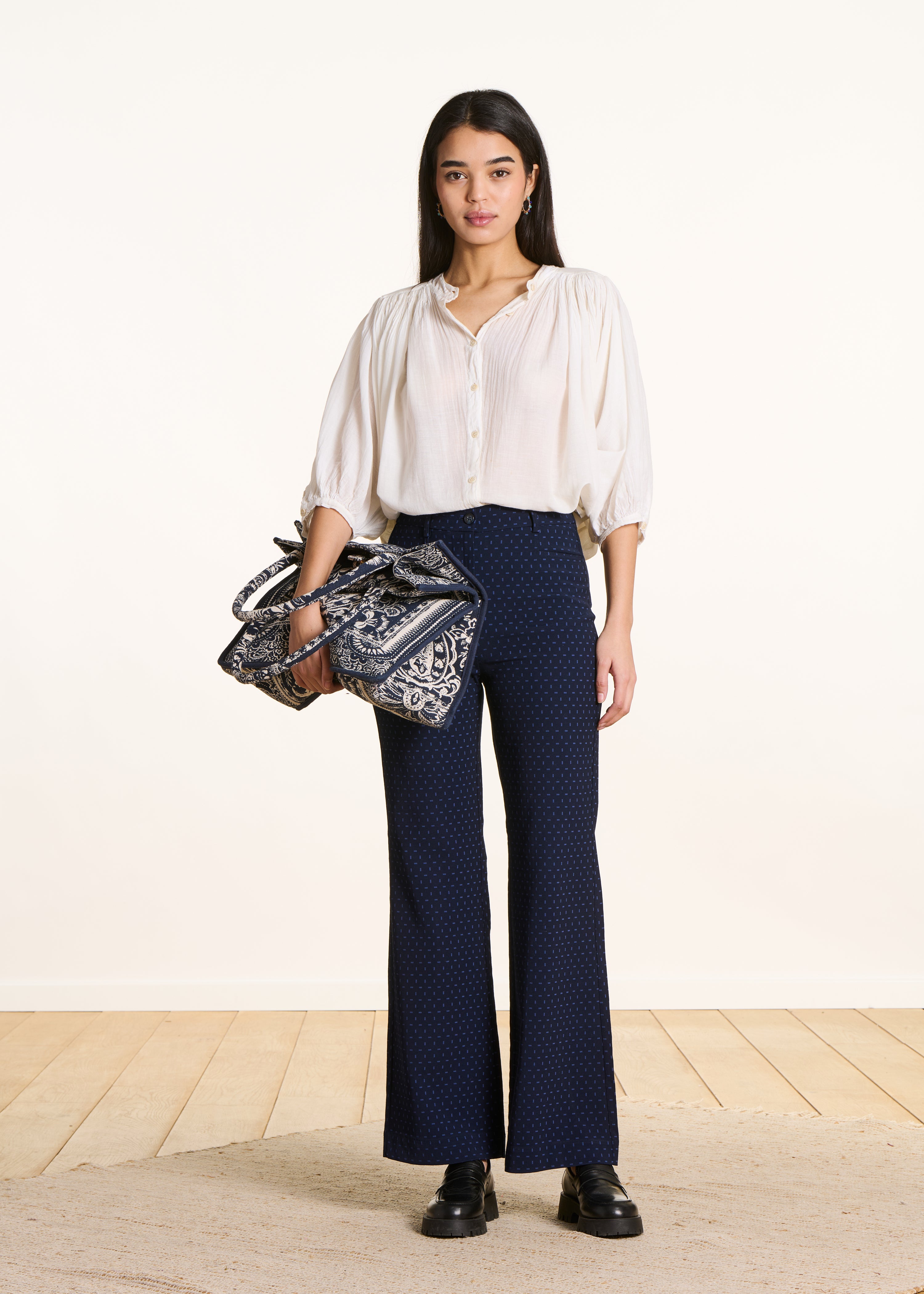 Flared broek in blauwe jacquard