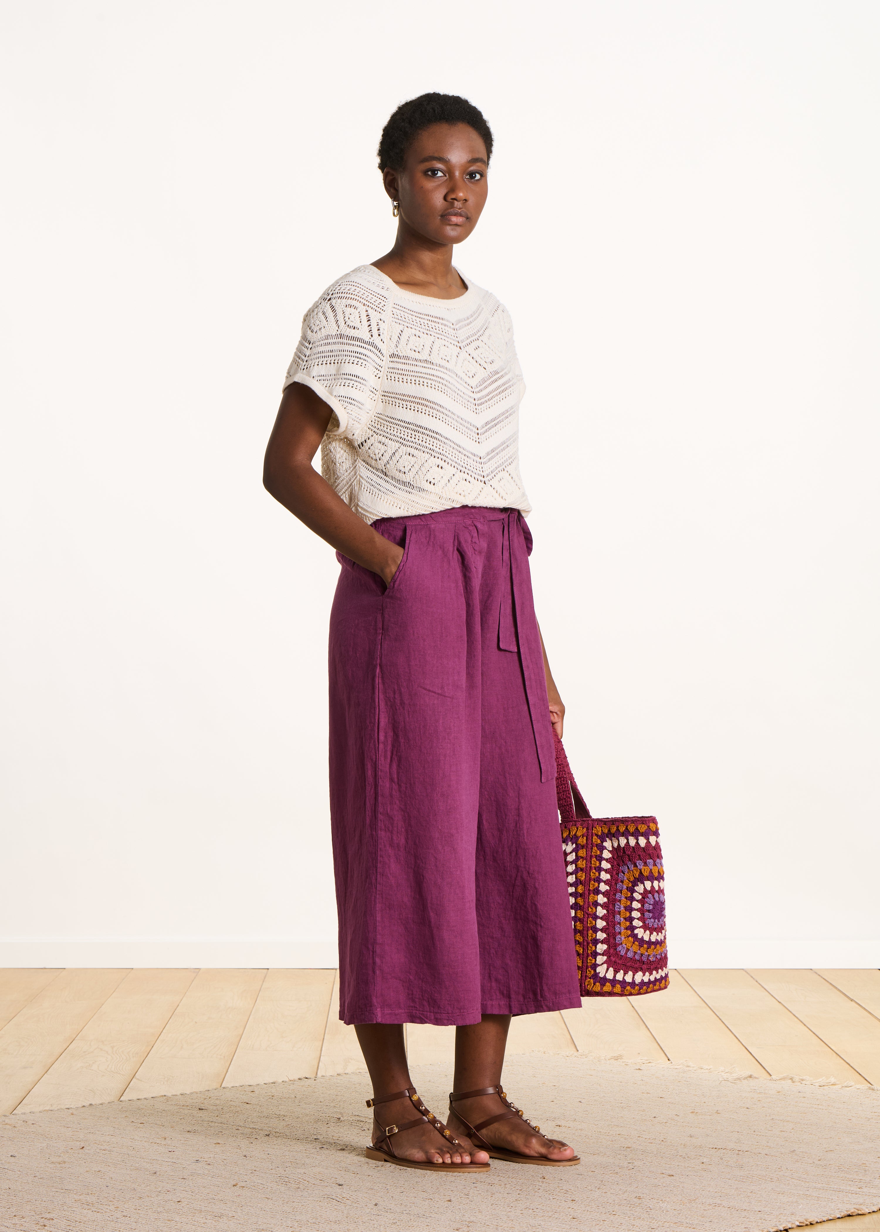 Weite Cropped-Hose aus violettem Leinen