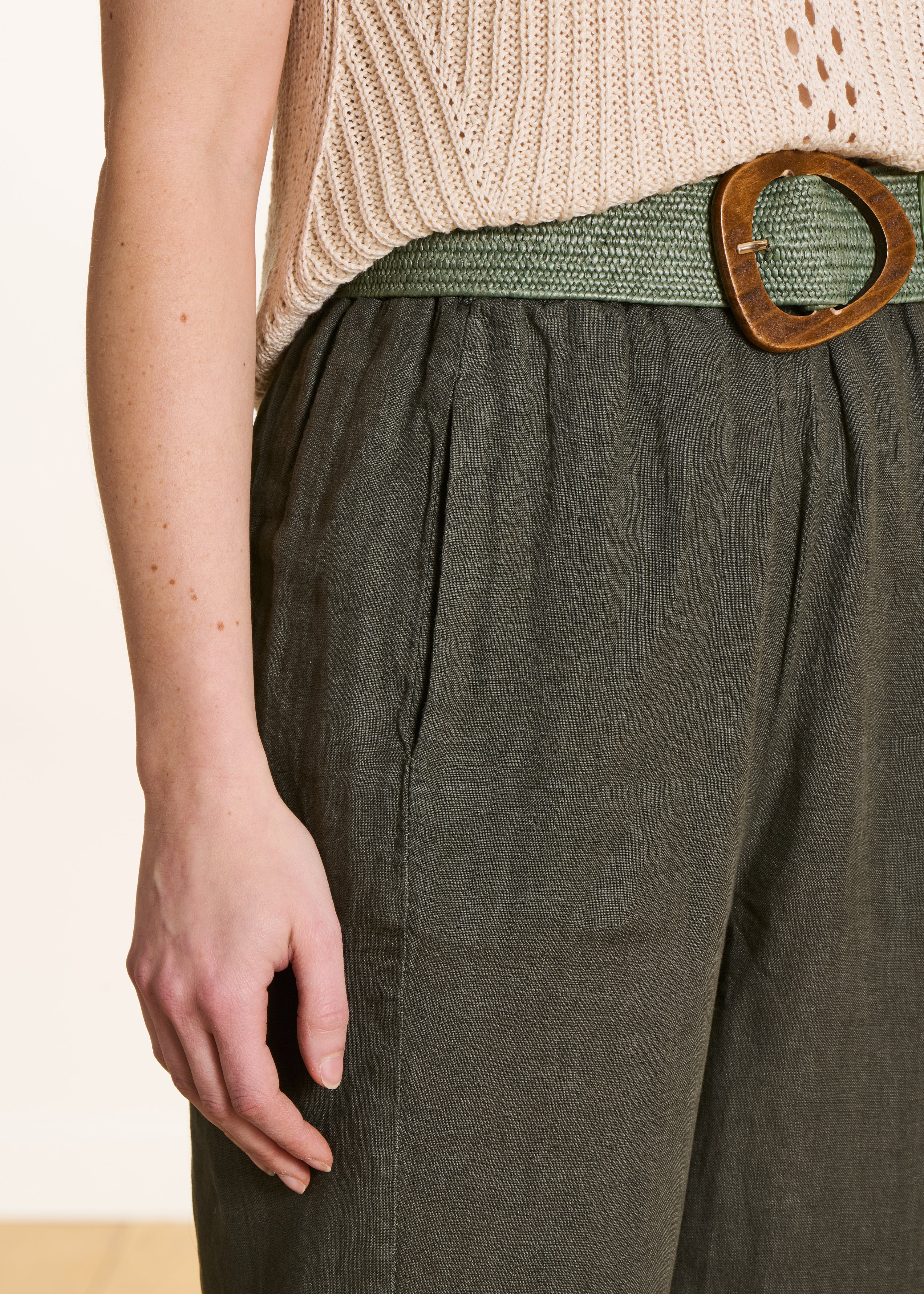 Kaki linnen carrot-fit broek met elastische taille