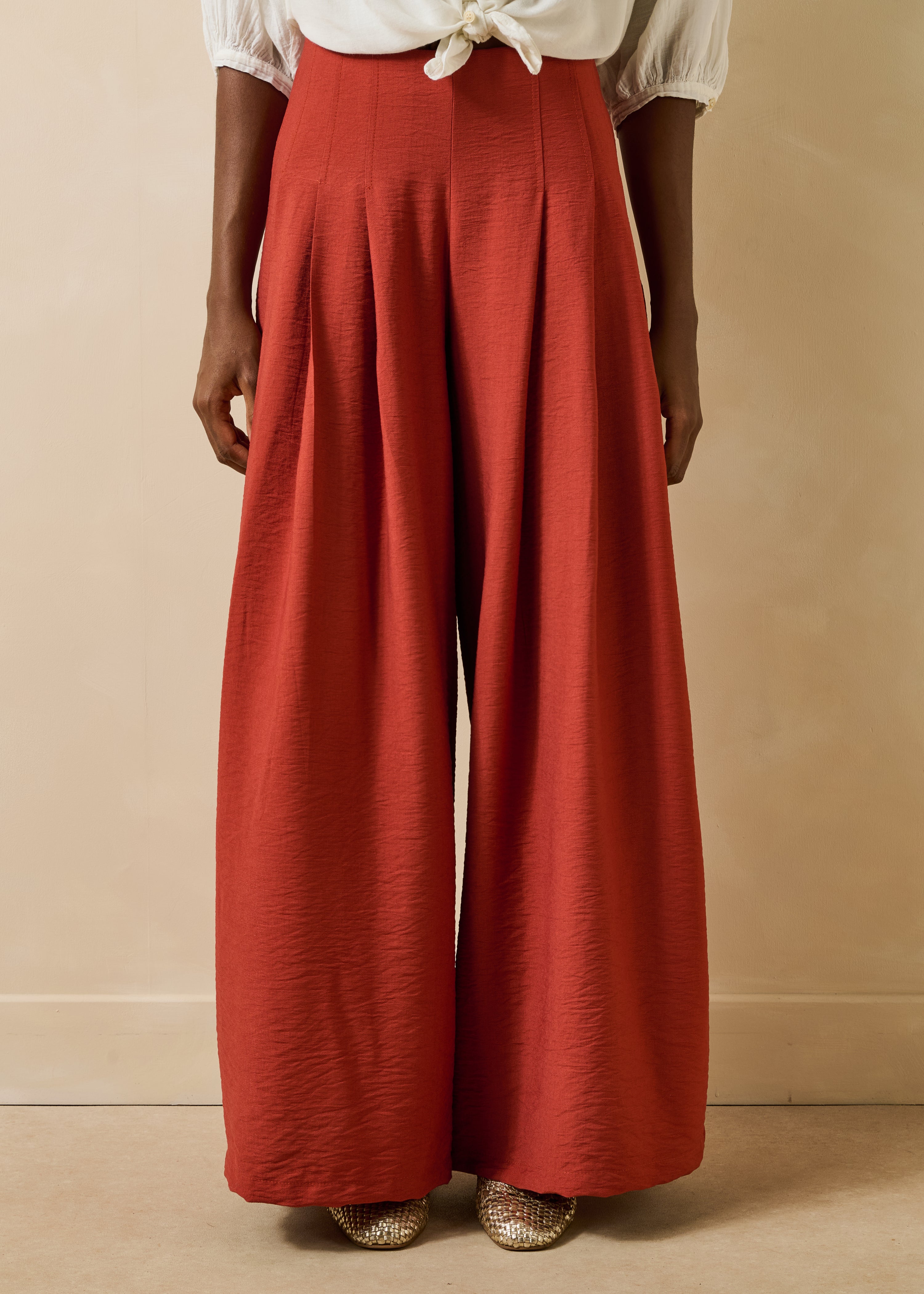 Wide-leg terracotta pants with high elastic waist