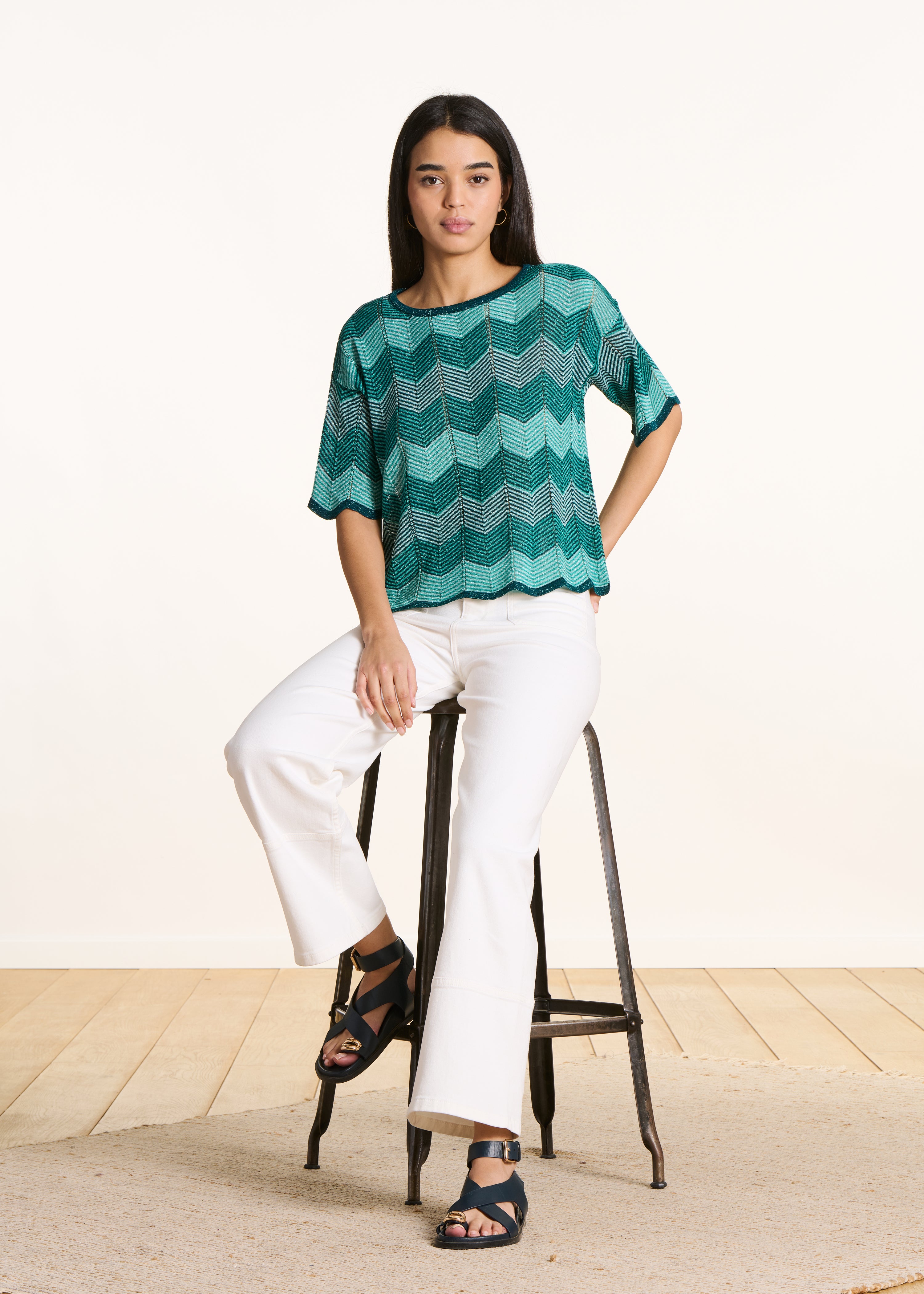 Short teal green sweater in shimmering knit