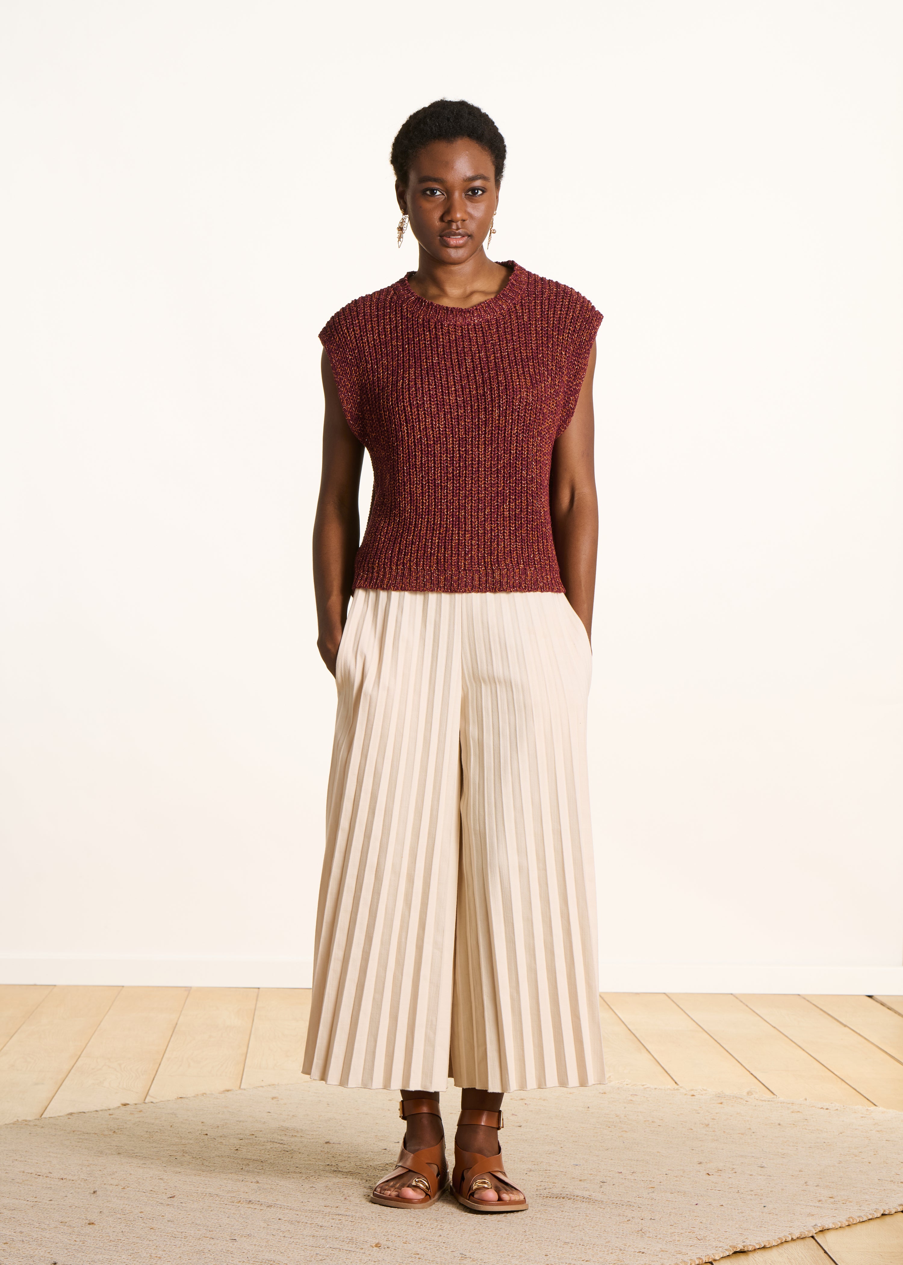 Brown iridescent knit sweater with round neckline