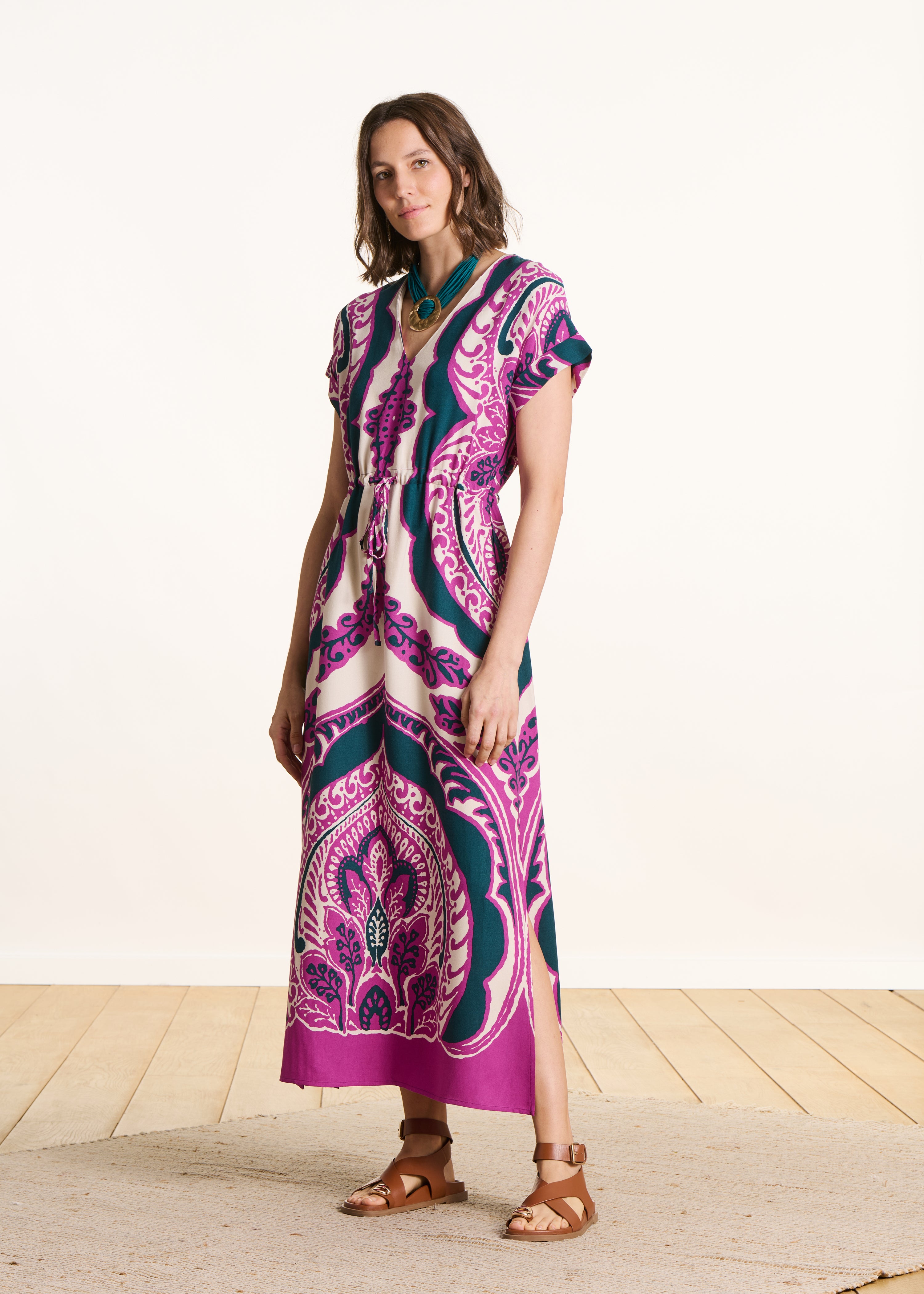 Long slit dress with short sleeves and purple print