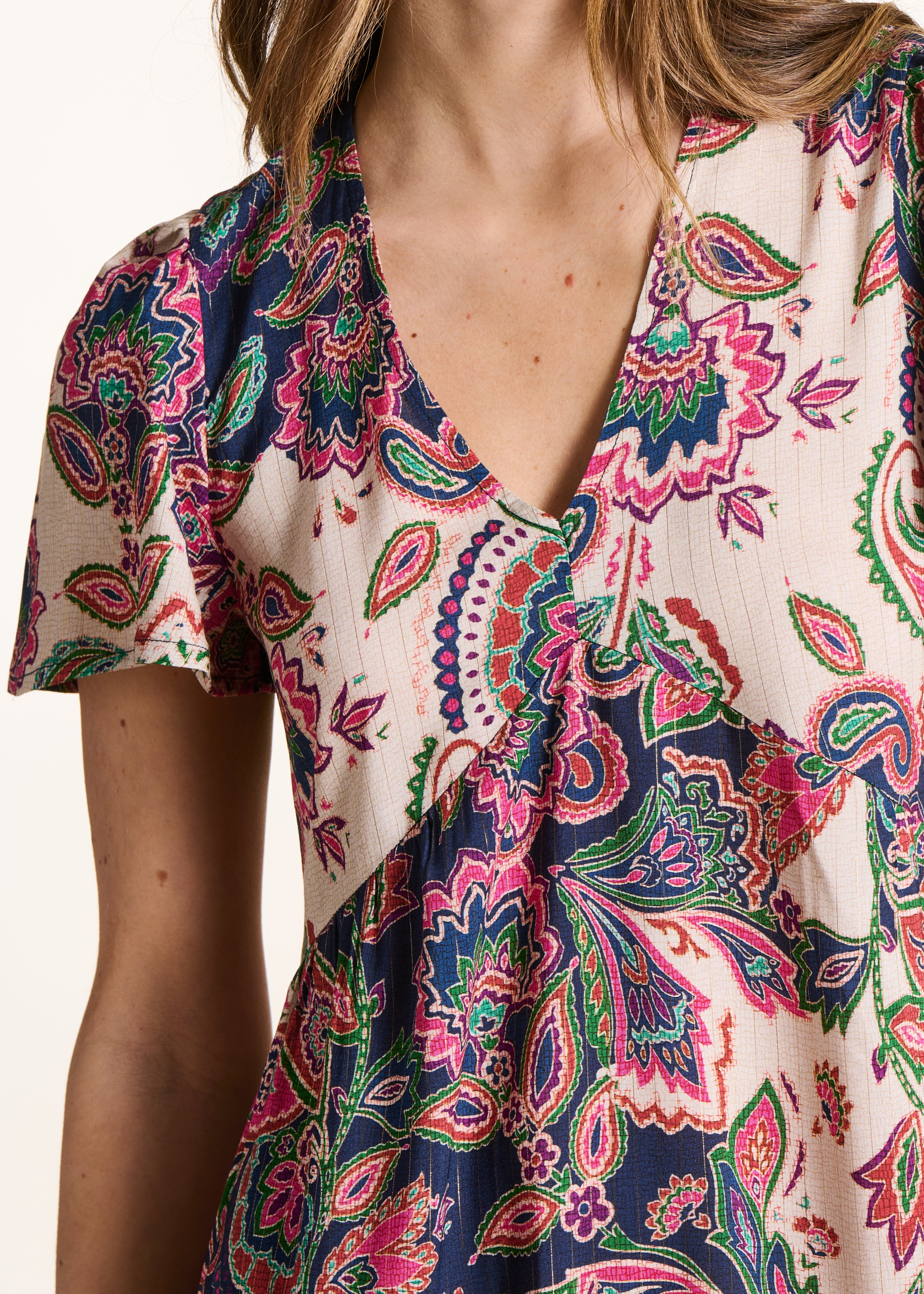 Short dress with pink and blue print, short sleeves