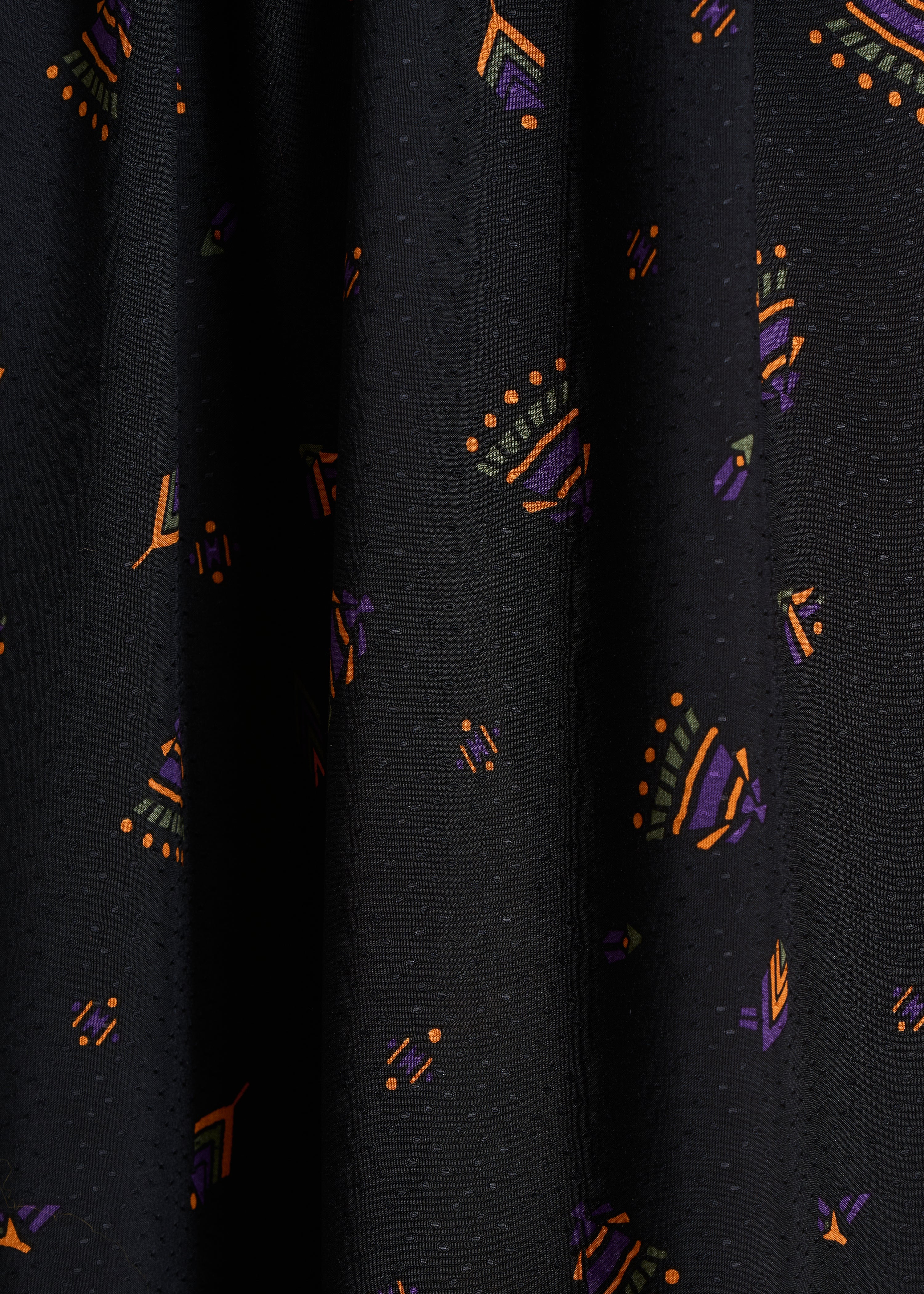 Robe longue noire à imprimé col V