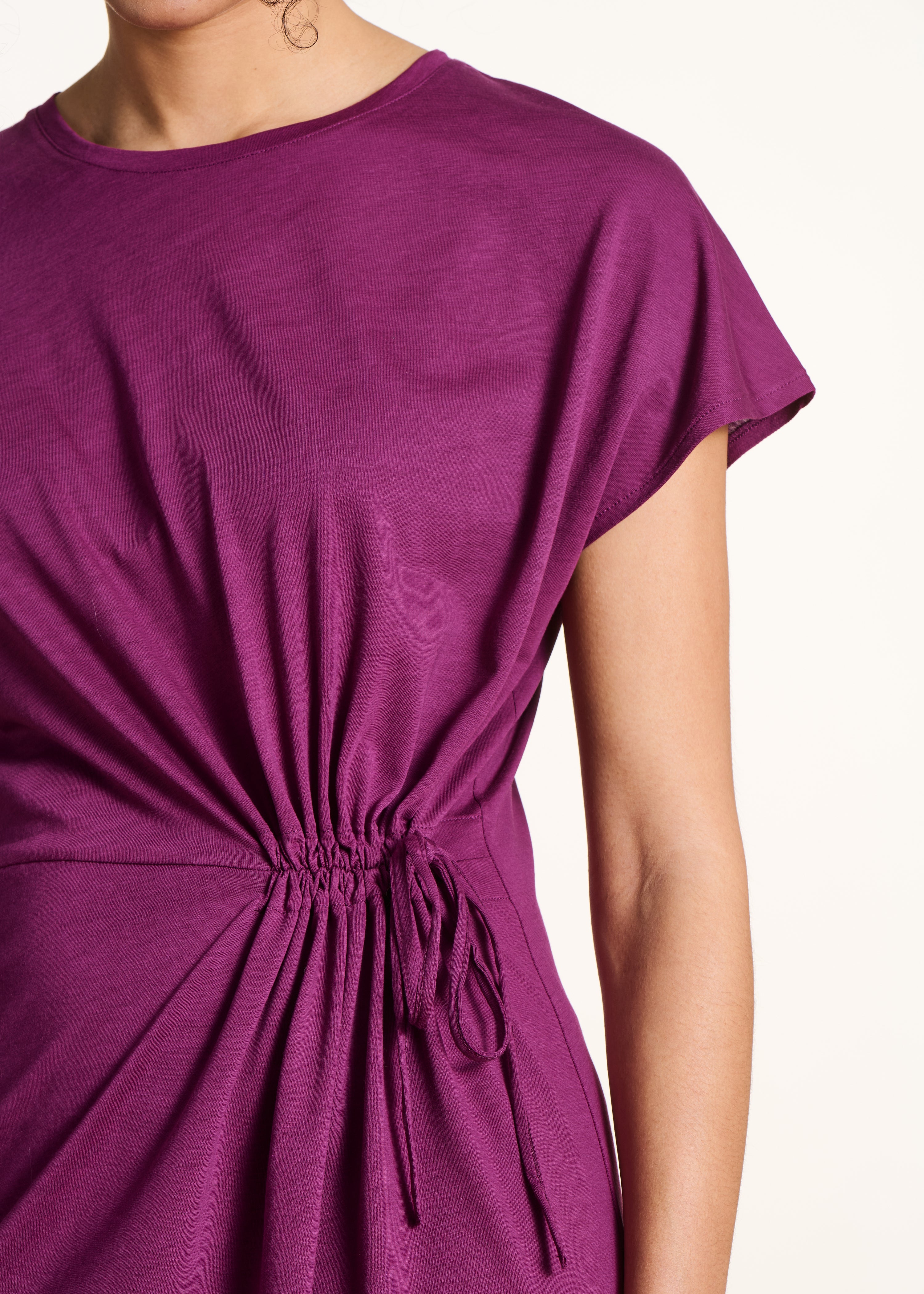 Purple short fluid dress with short sleeves