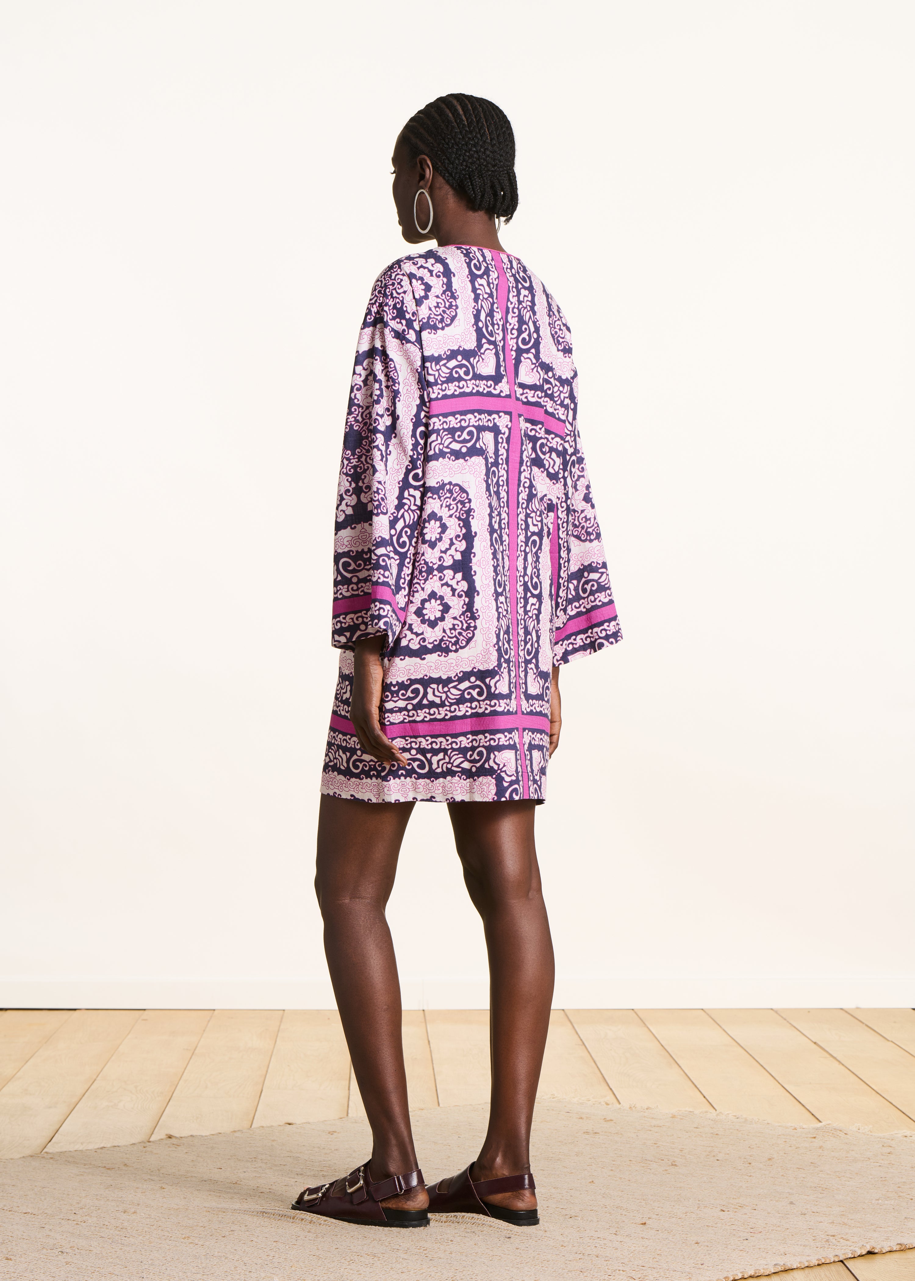 Straight short dress in purple and pink with scarf print