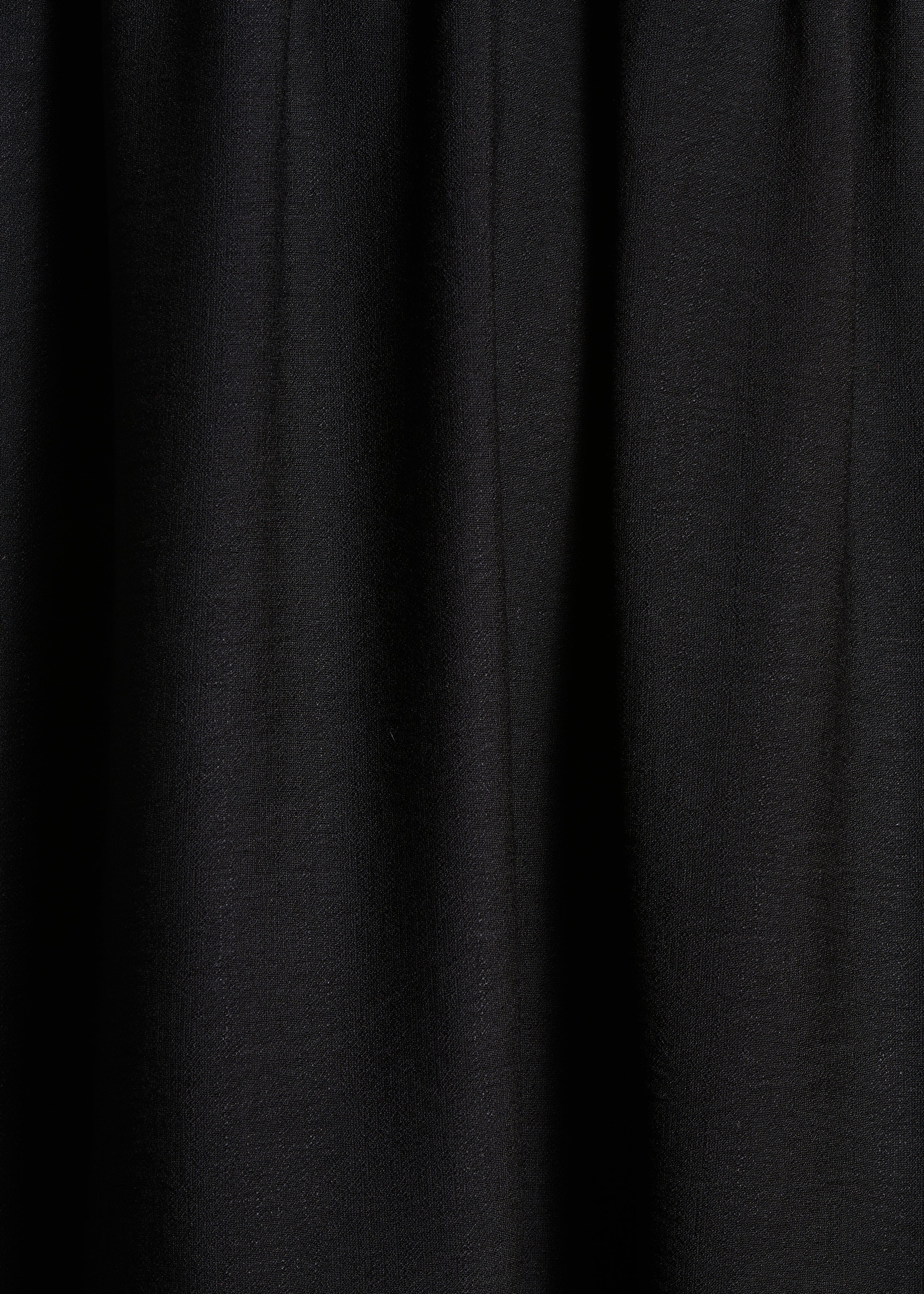 Robe longue noire en jacquard manches courtes