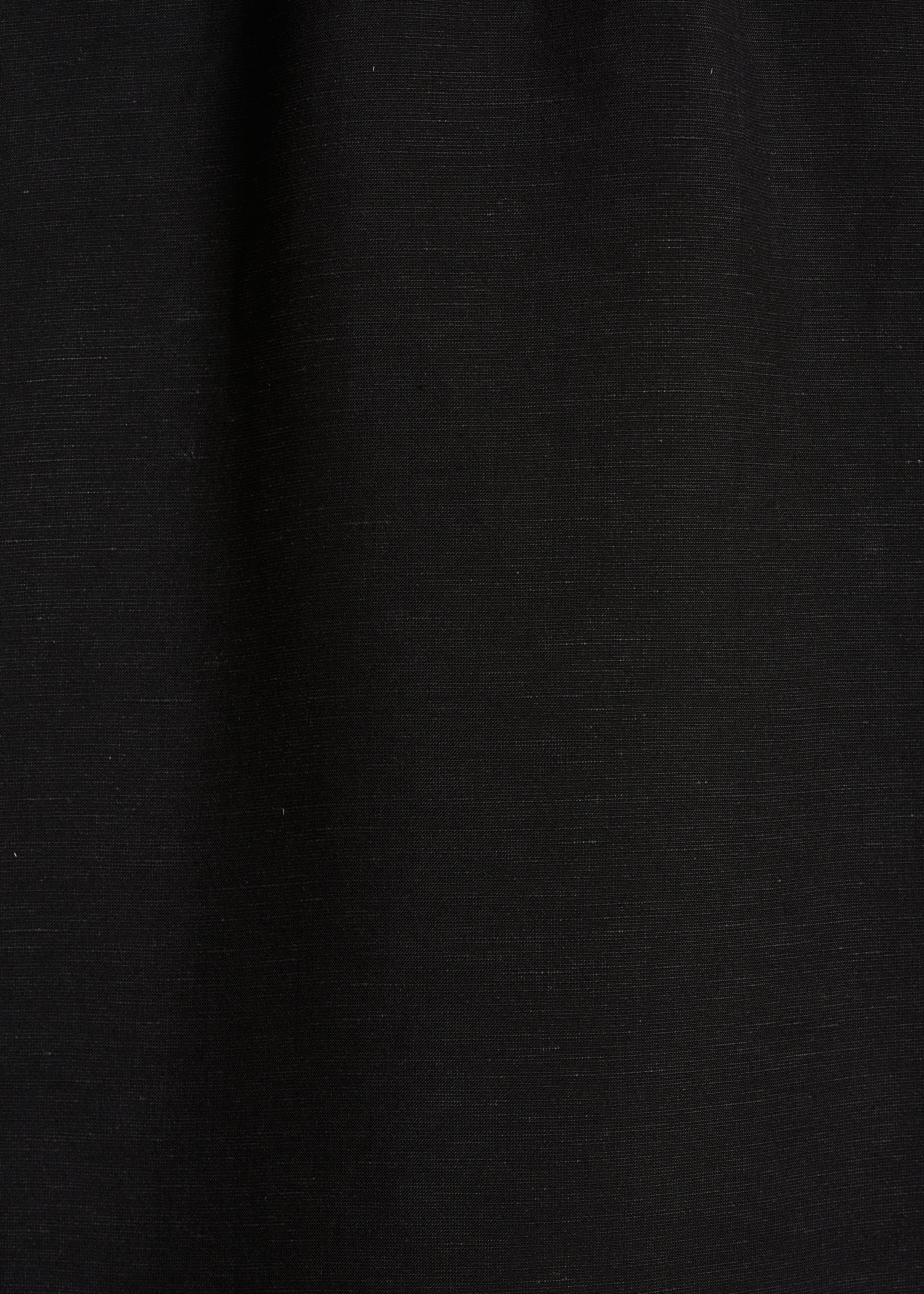 Robe longue cintrée noire cache-cœur en lin mélangé